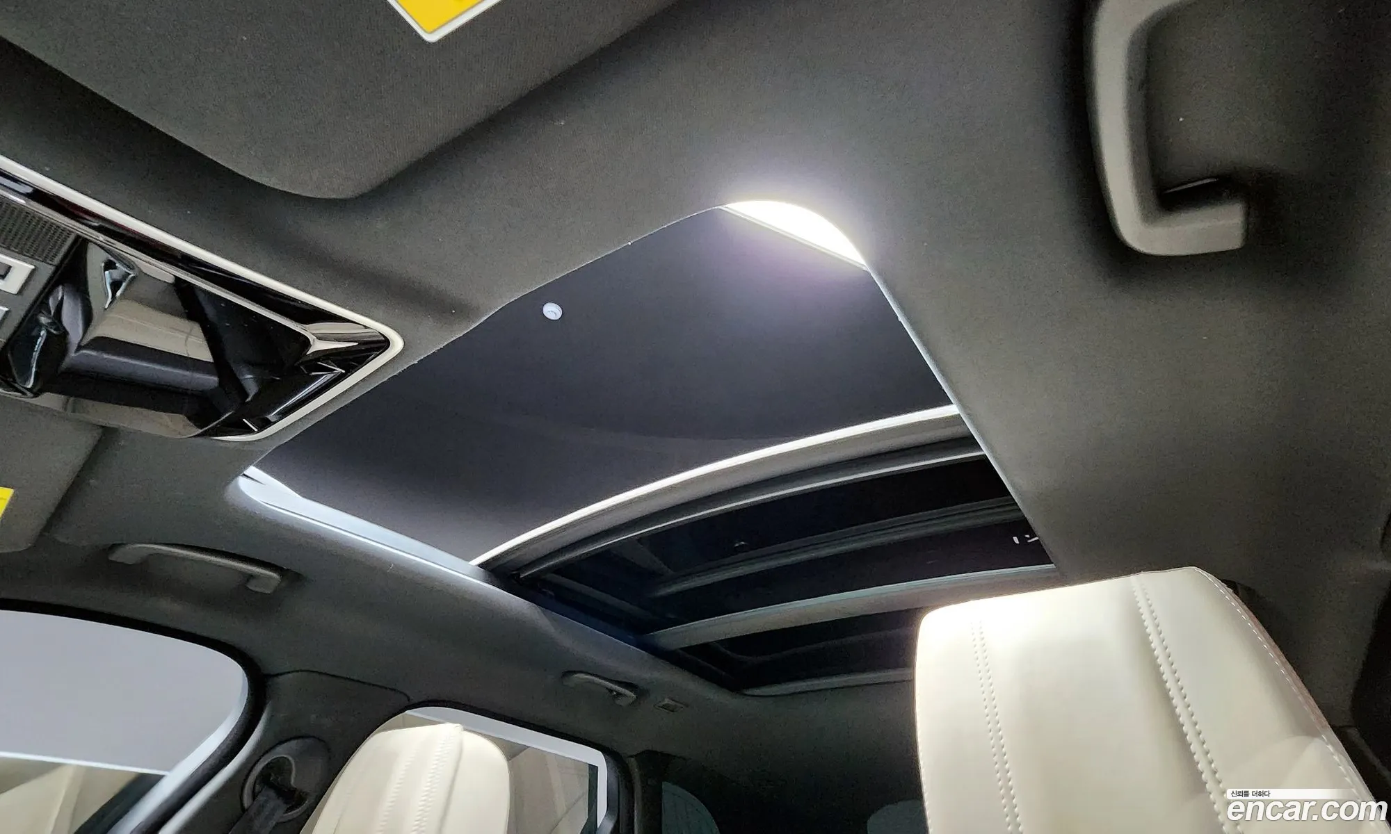 Land Rover Range Rover Velar 2018 — 17