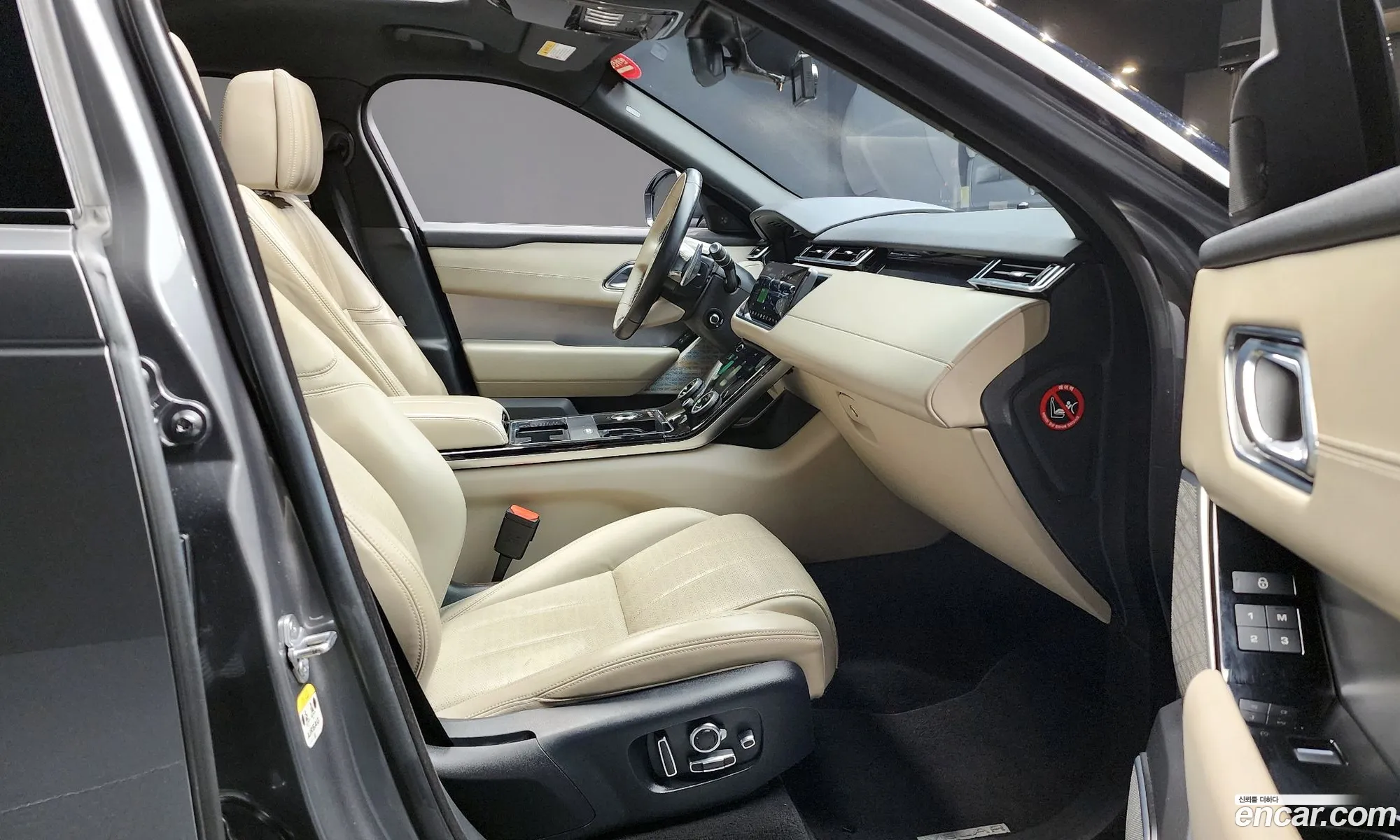 Land Rover Range Rover Velar 2018 — 3