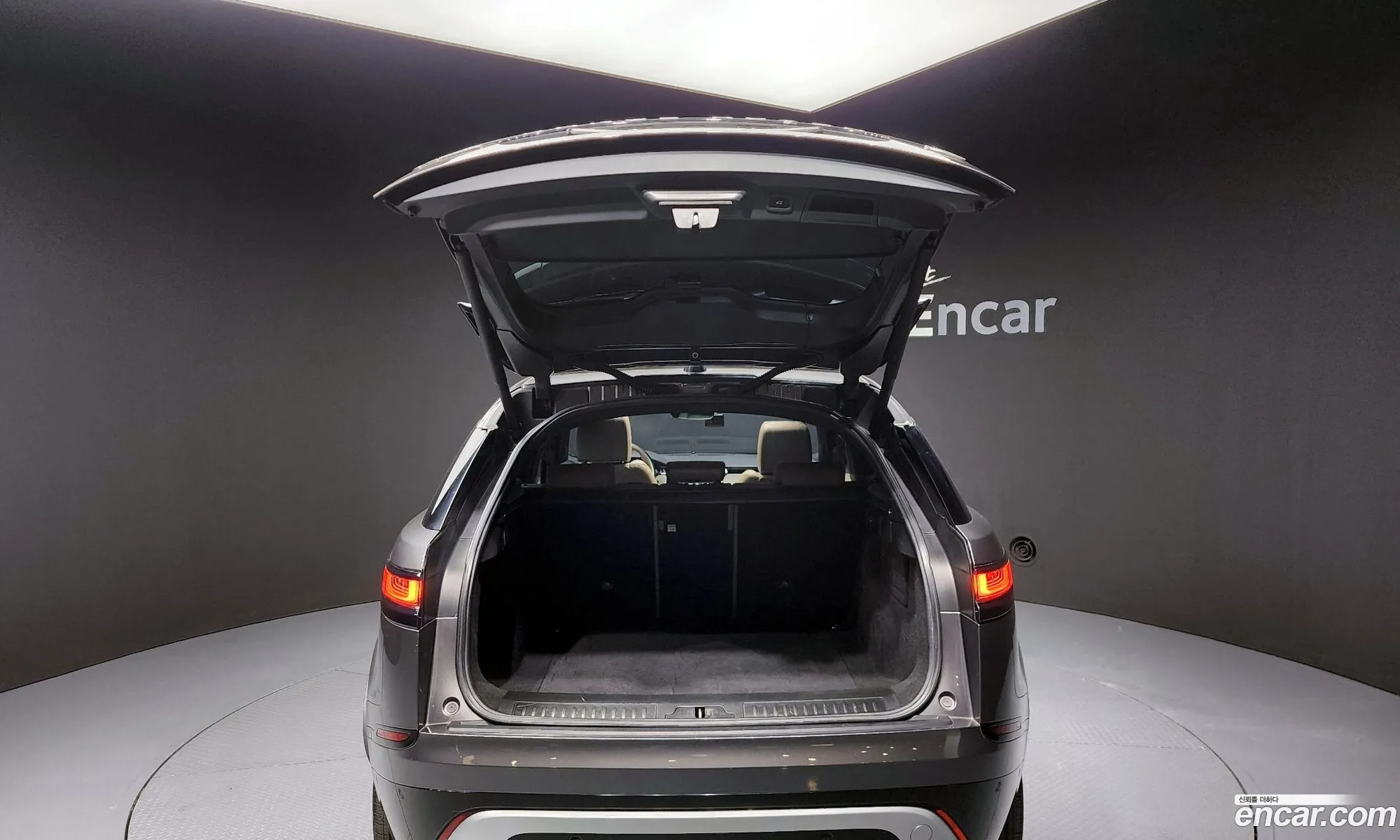 Land Rover Range Rover Velar 2018 — 16