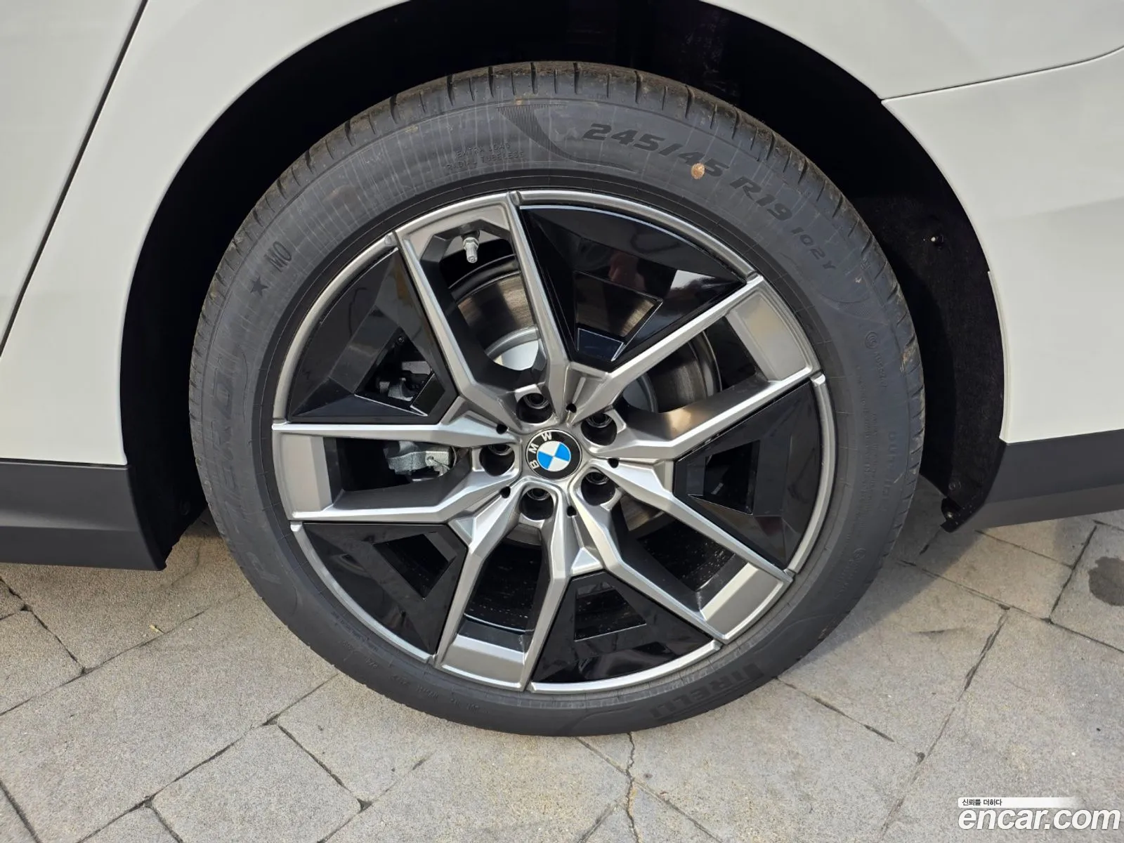 BMW 5 Series 2025 — 9
