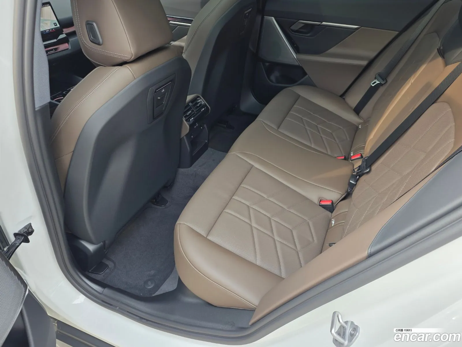 BMW 5 Series 2025 — 16