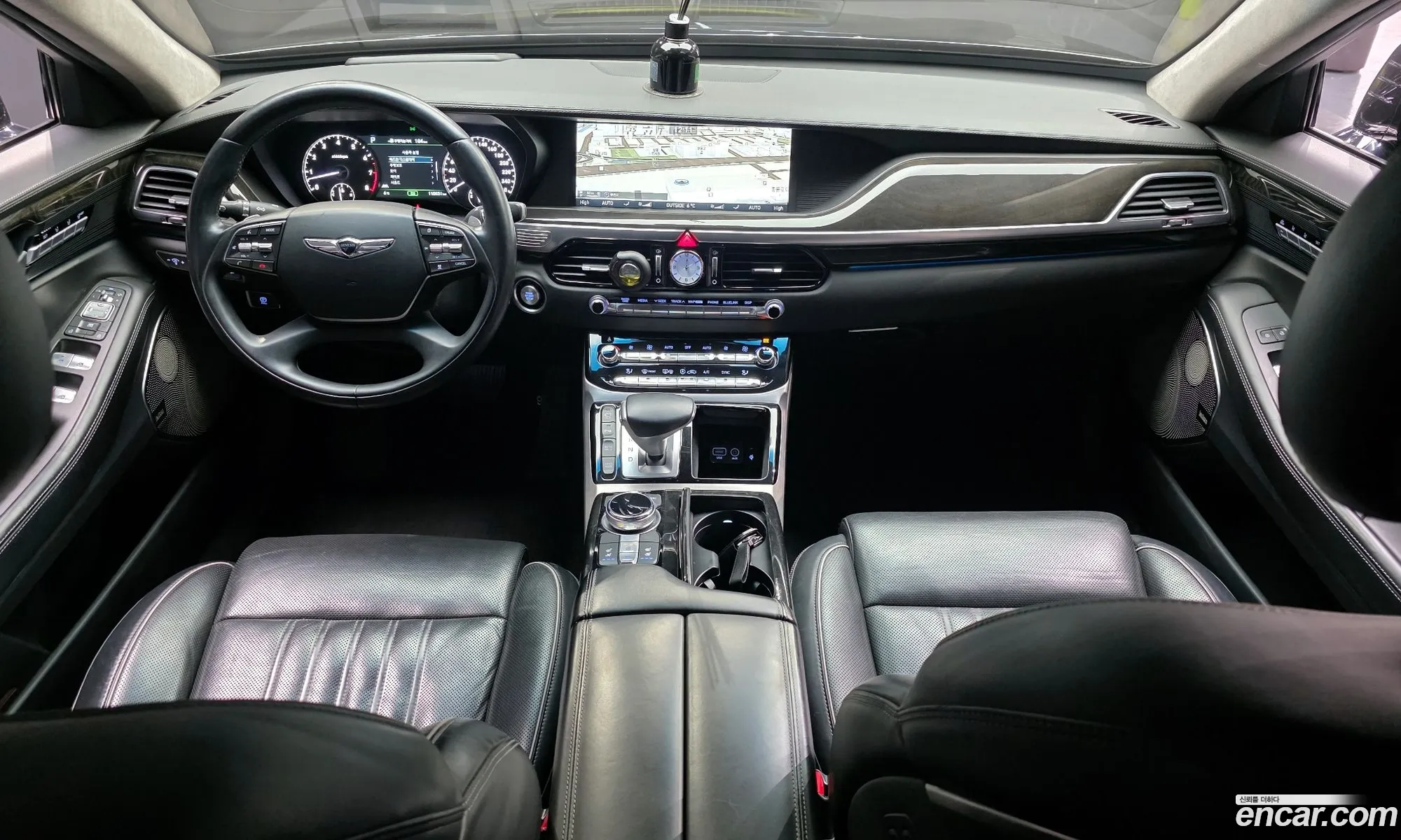 Genesis EQ900 2016 — 7