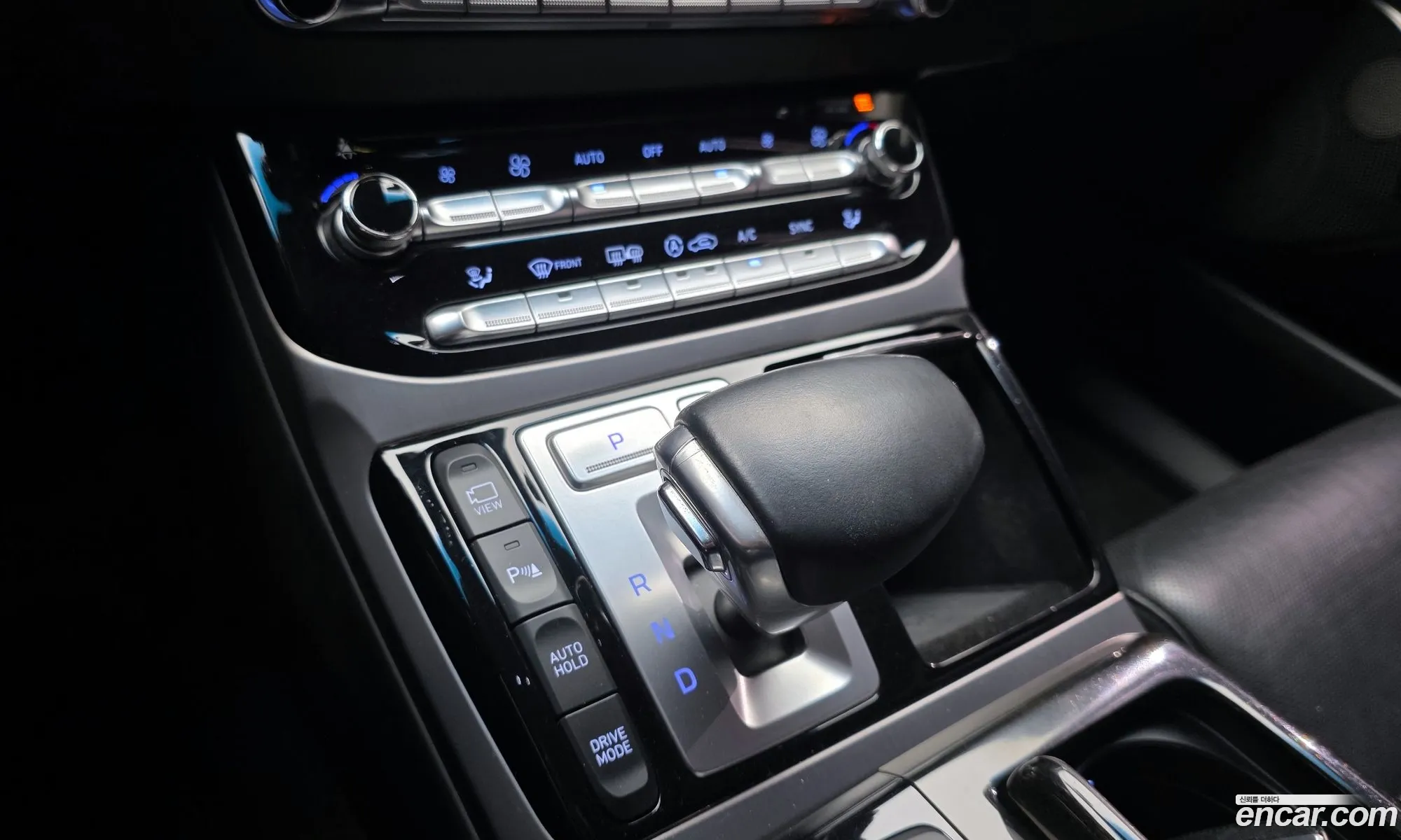 Genesis EQ900 2016 — 4