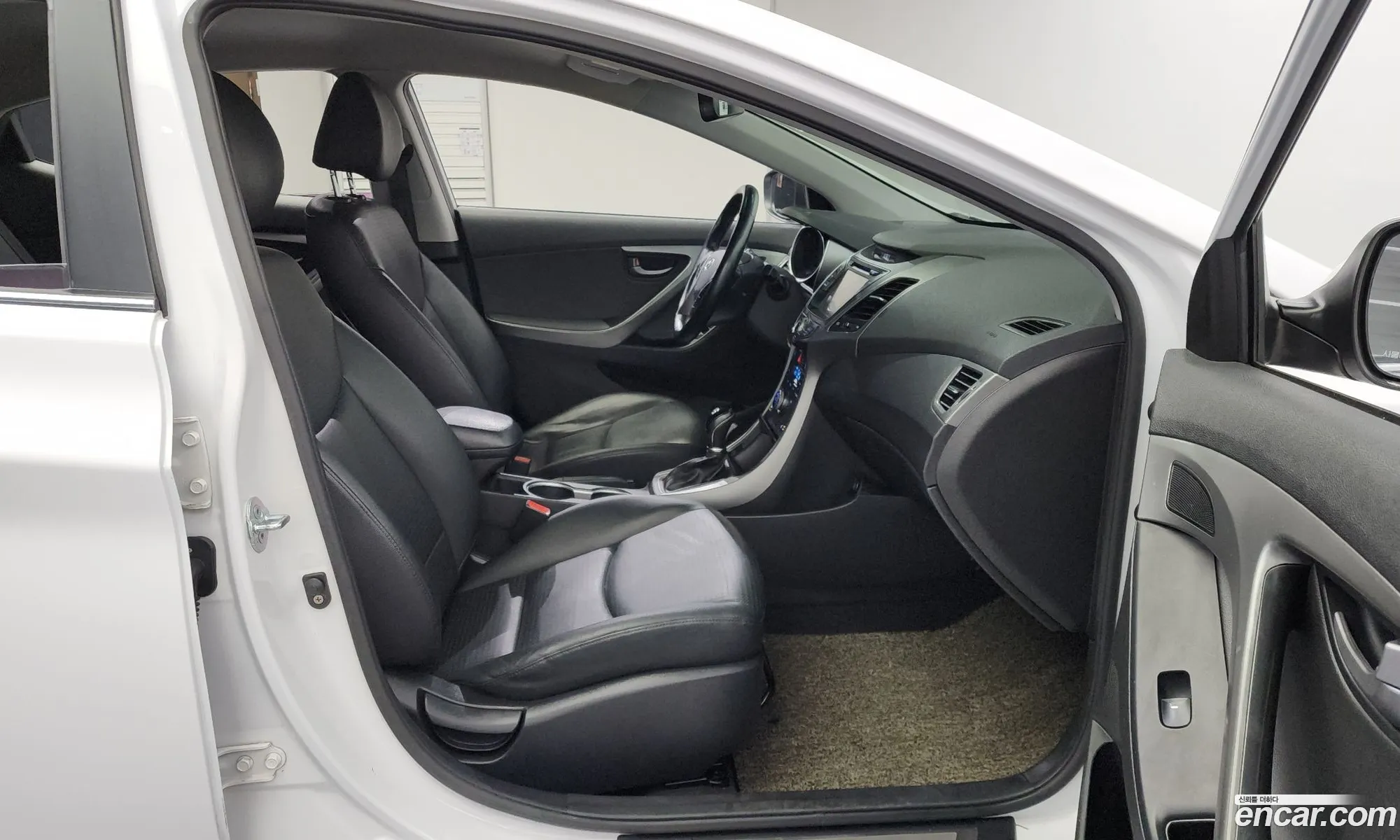 Hyundai Elantra 2014 — 17