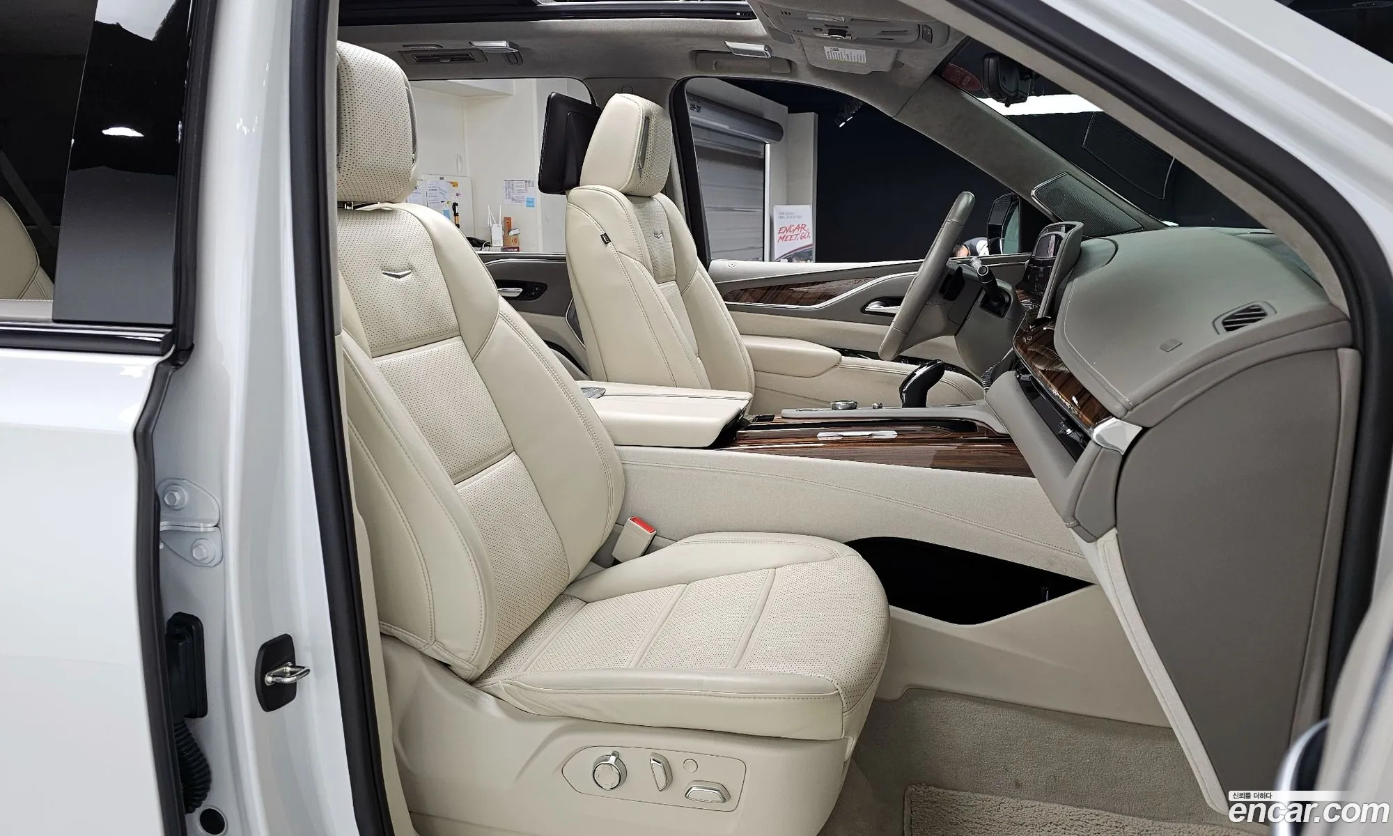 Cadillac Escalade 2023 — 7