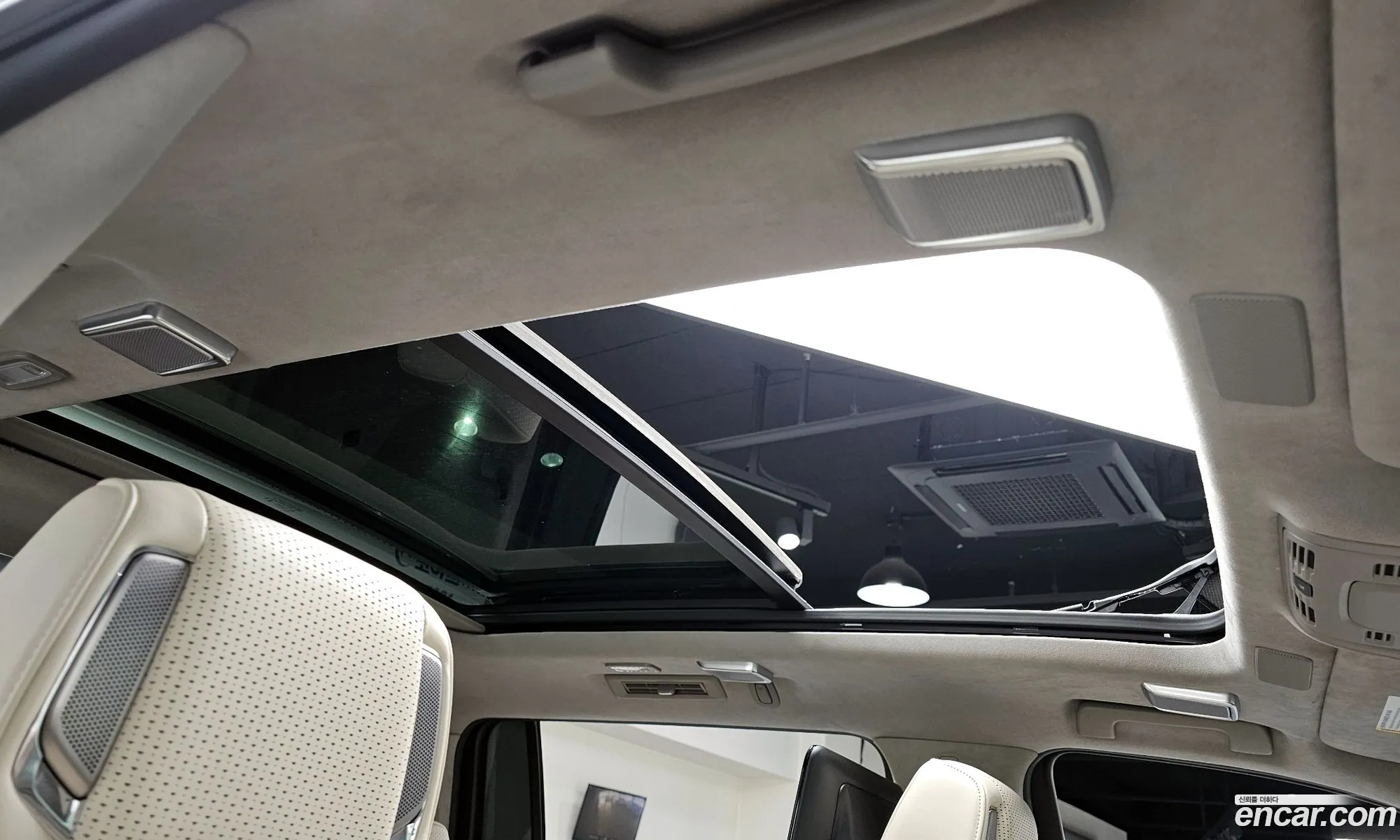 Cadillac Escalade 2023 — 15