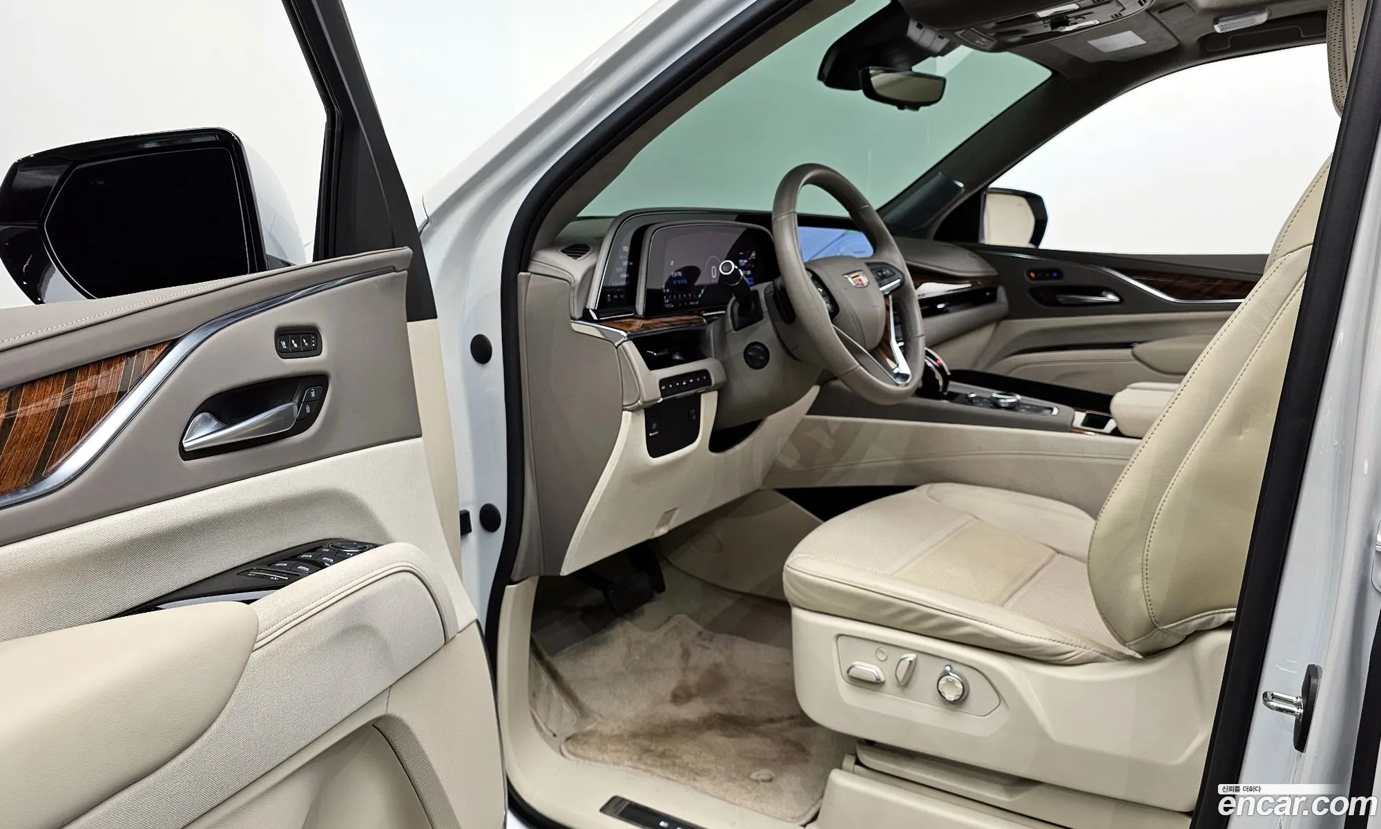 Cadillac Escalade 2023 — 8