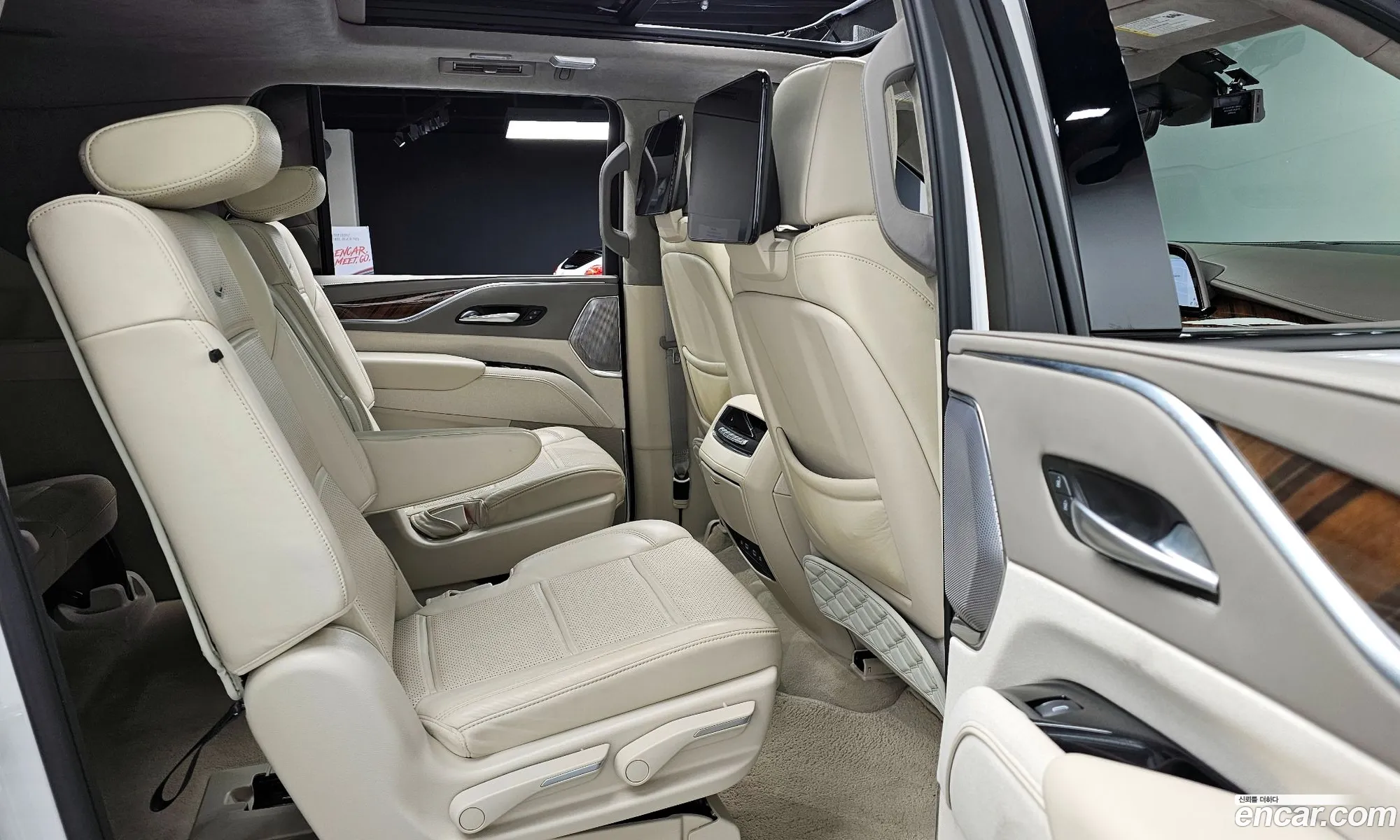 Cadillac Escalade 2023 — 4