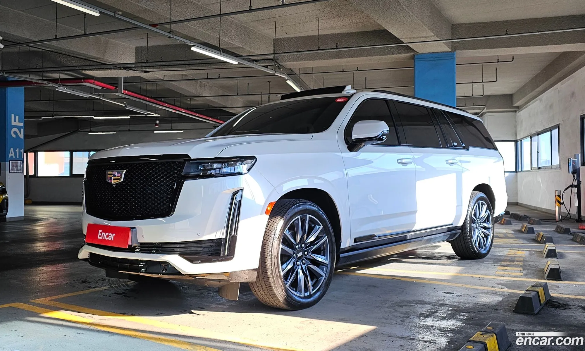 Cadillac Escalade 2023 — 5
