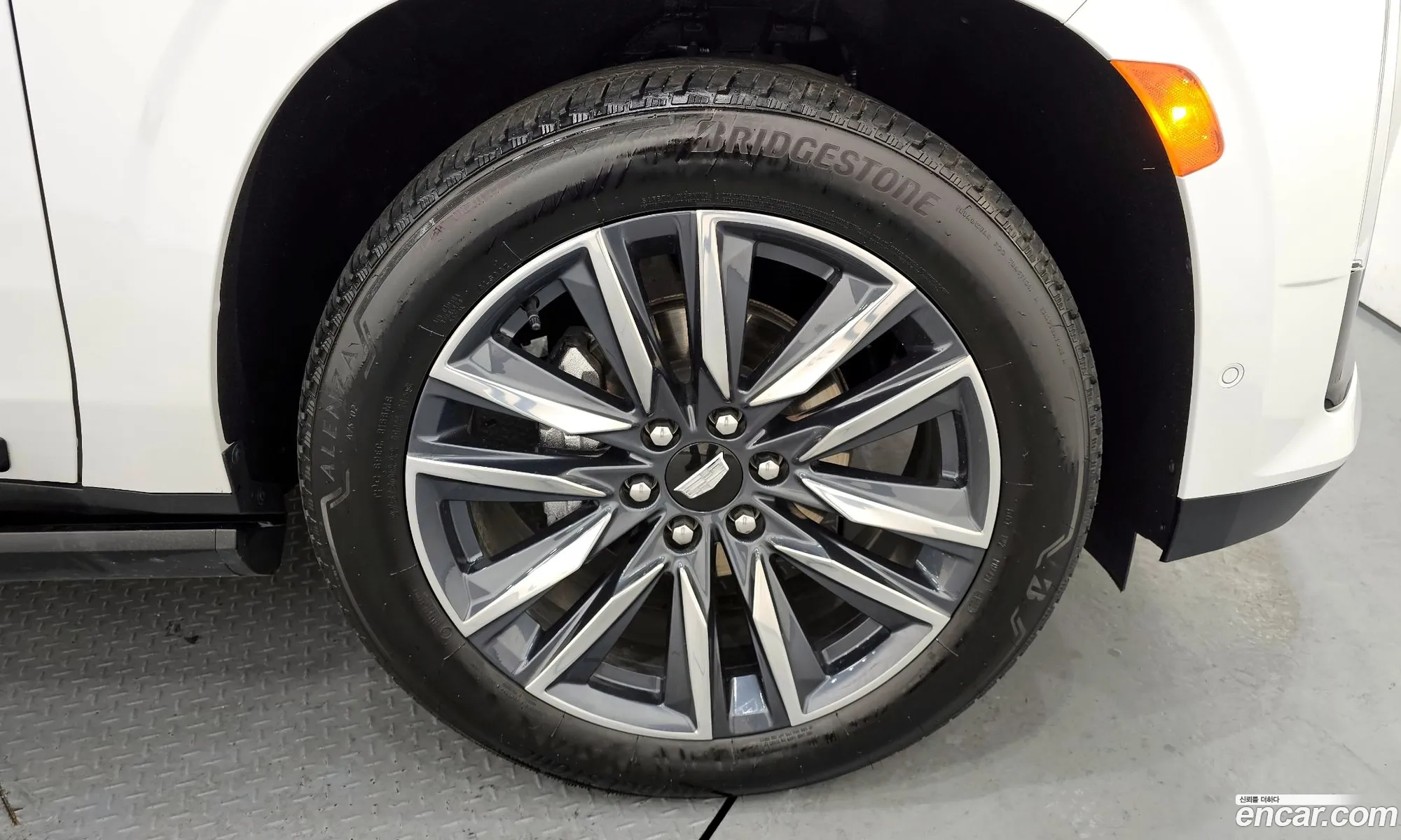 Cadillac Escalade 2023 — 13
