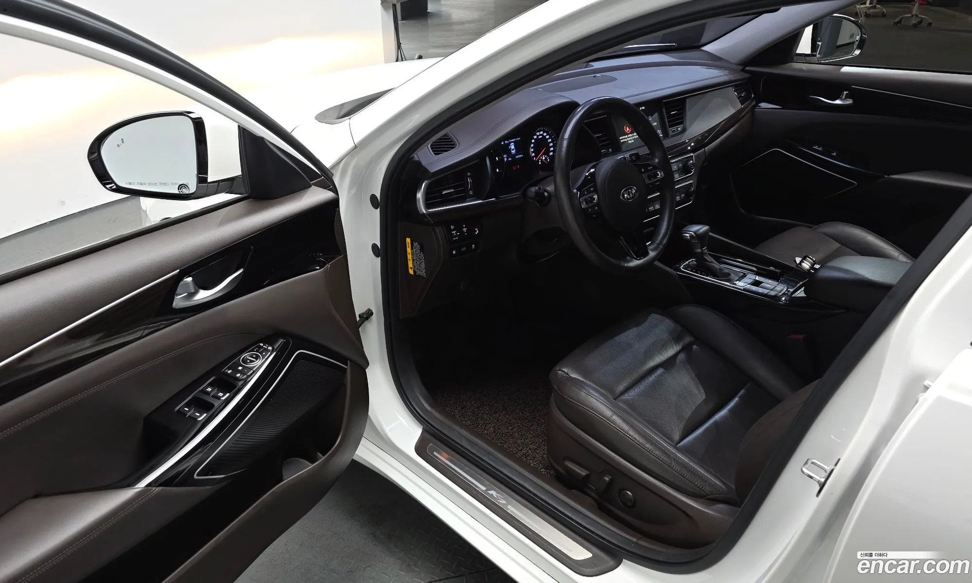 Kia K7 2019 — 15