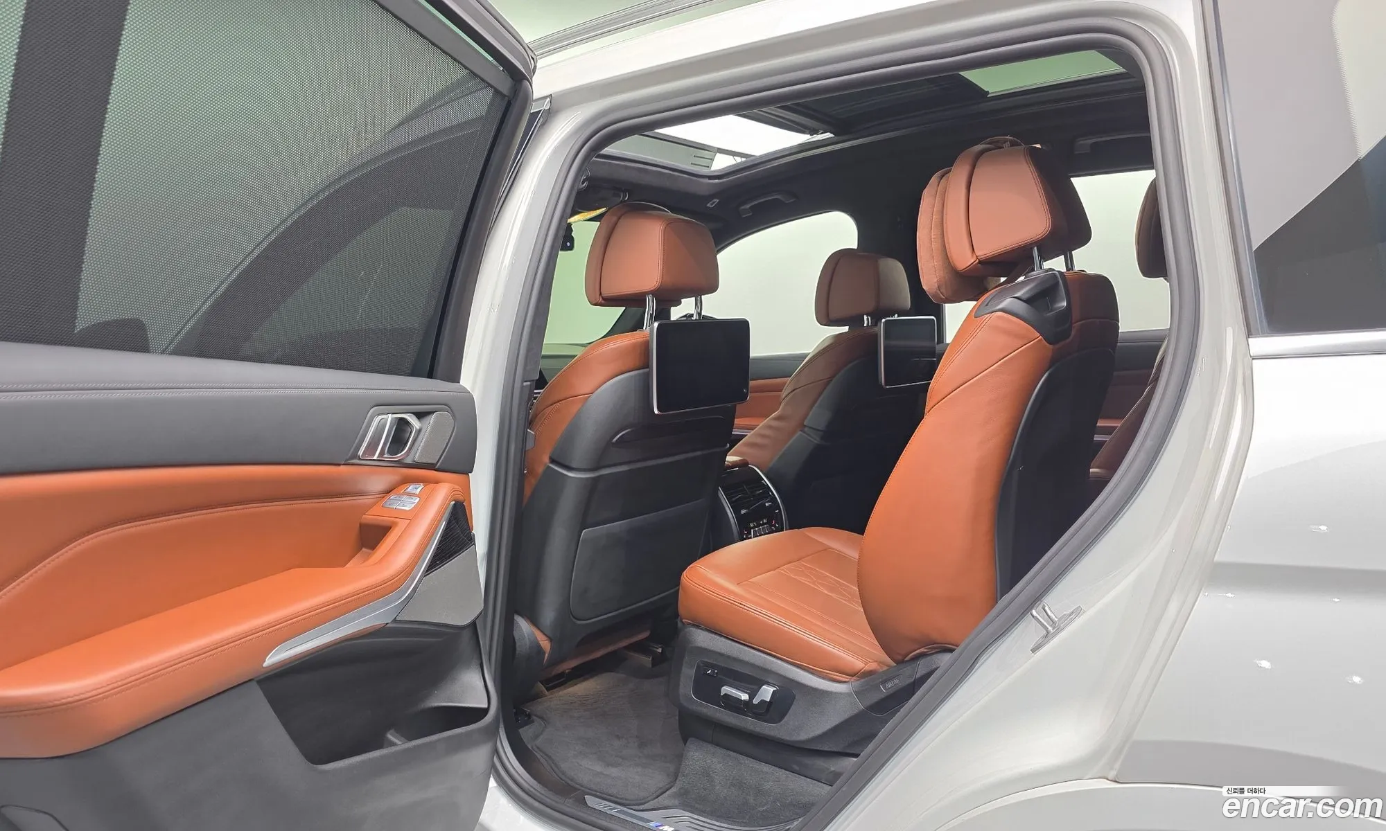 BMW X7 2021 WBACW2103M9F72932 — 7