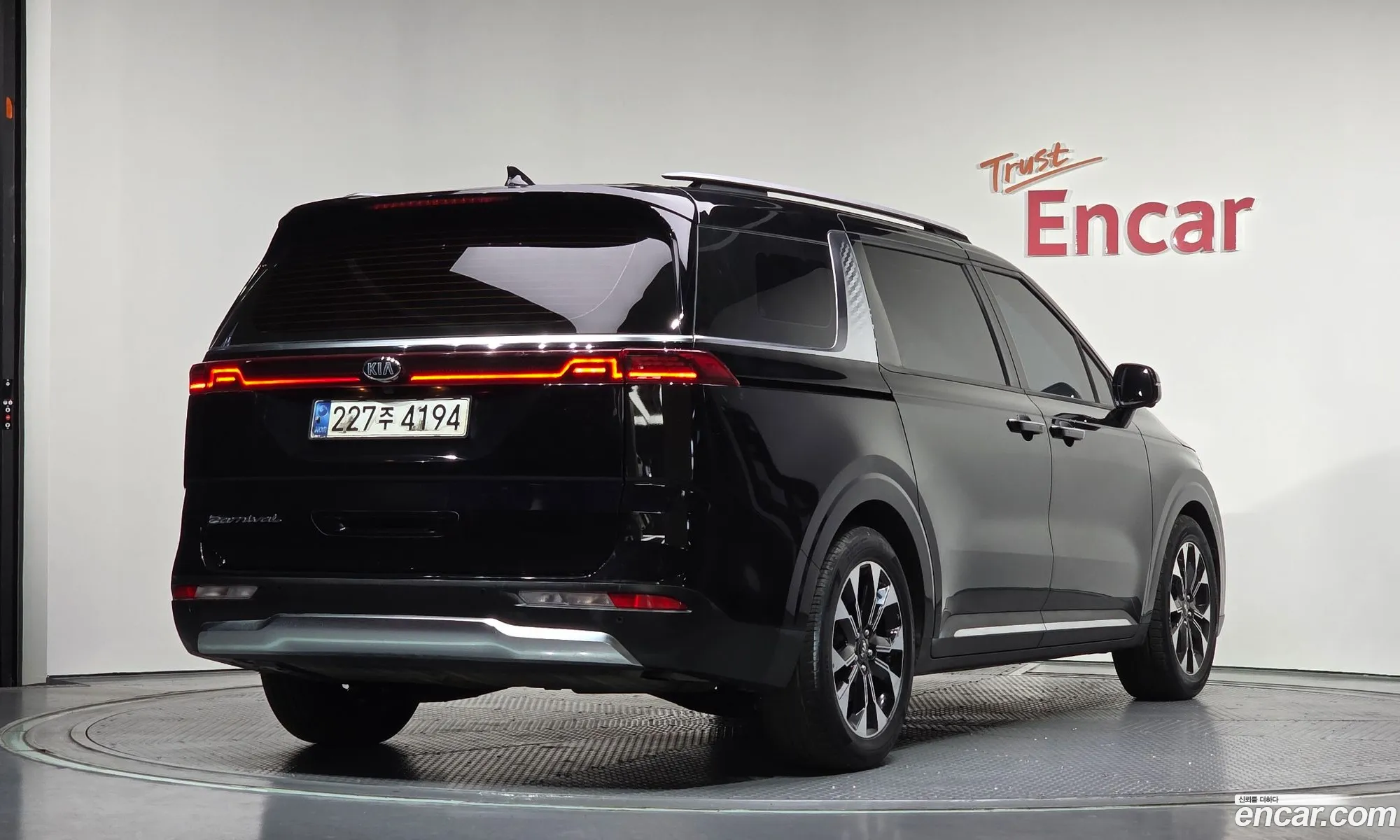 Kia Carnival 2021 — 14