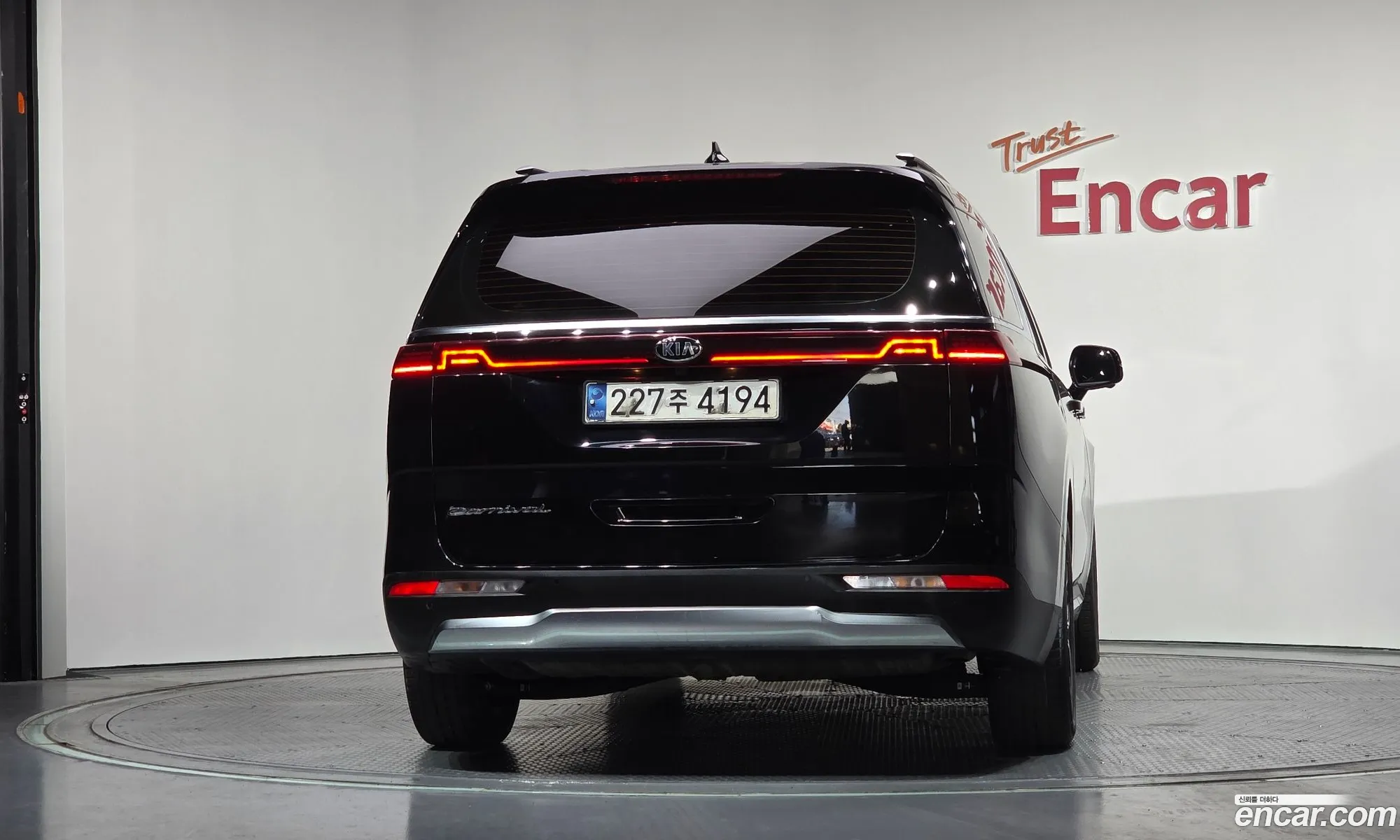 Kia Carnival 2021 — 9