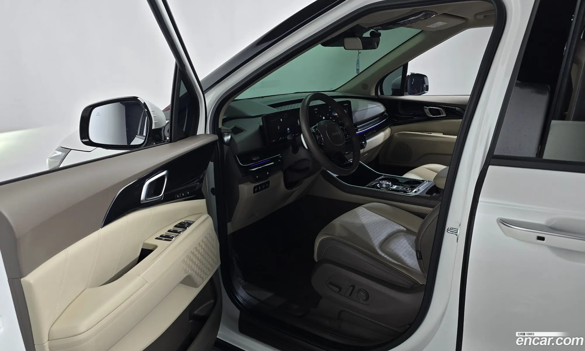 Kia Carnival 2024 — 18