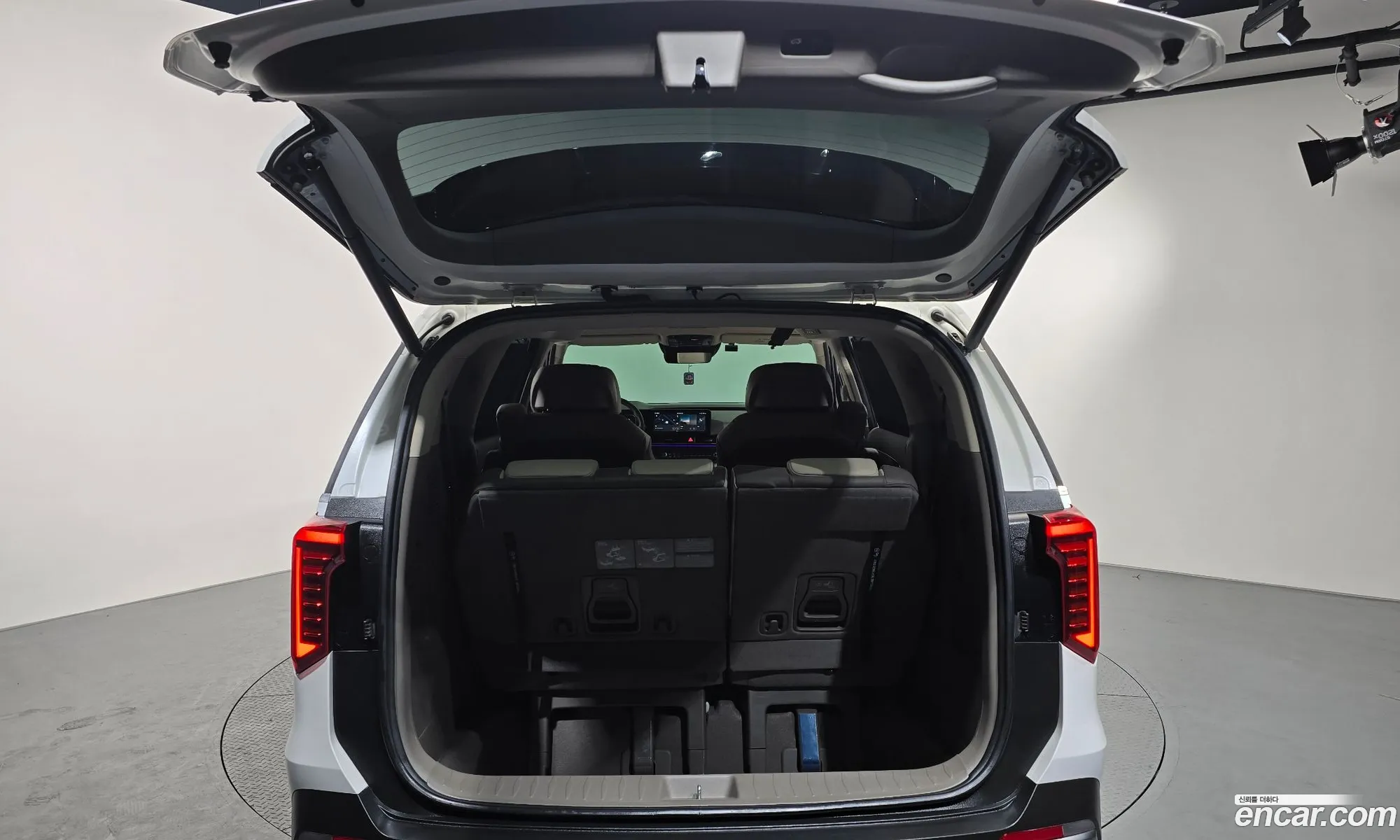 Kia Carnival 2024 — 3