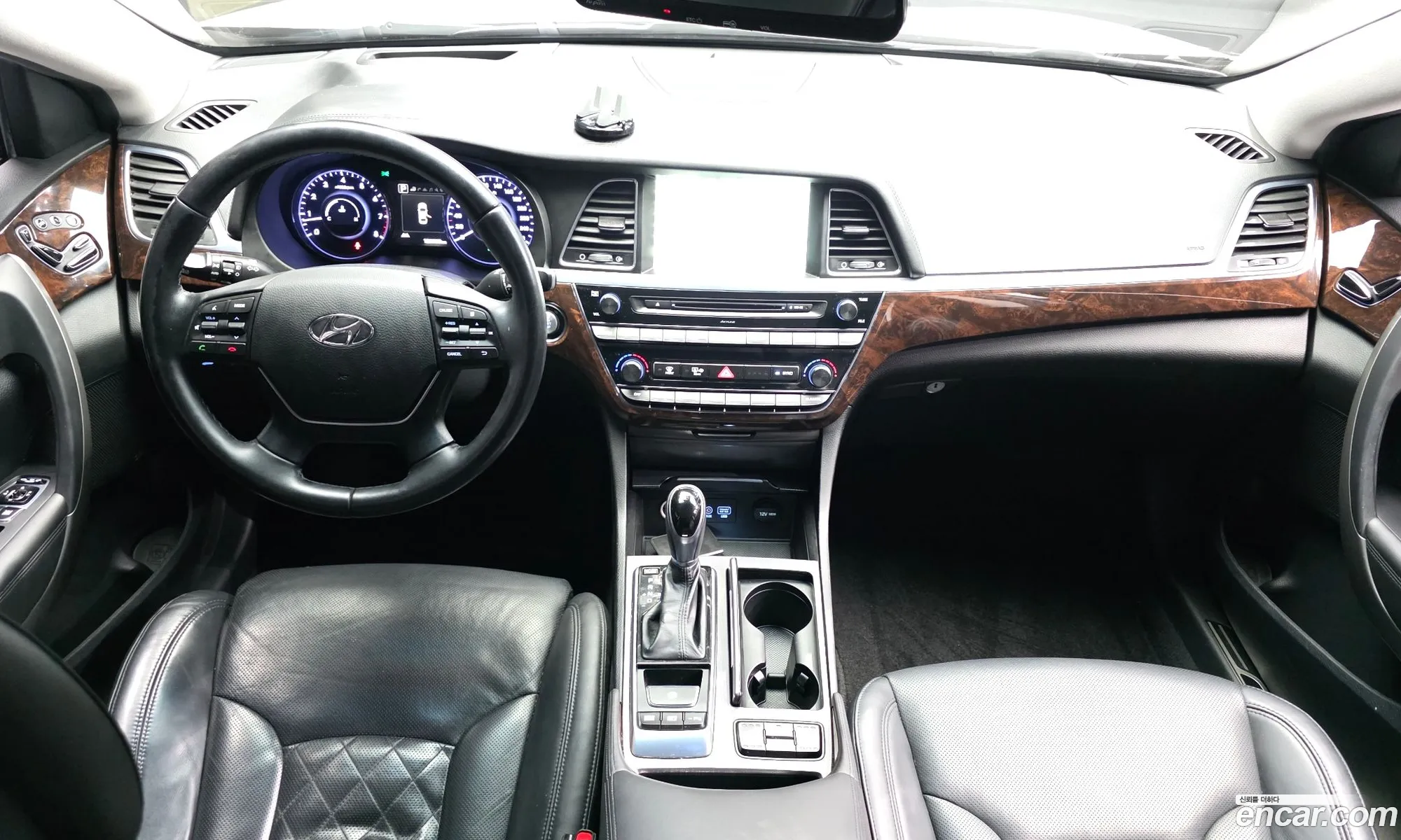 Hyundai Aslan 2015 — 18