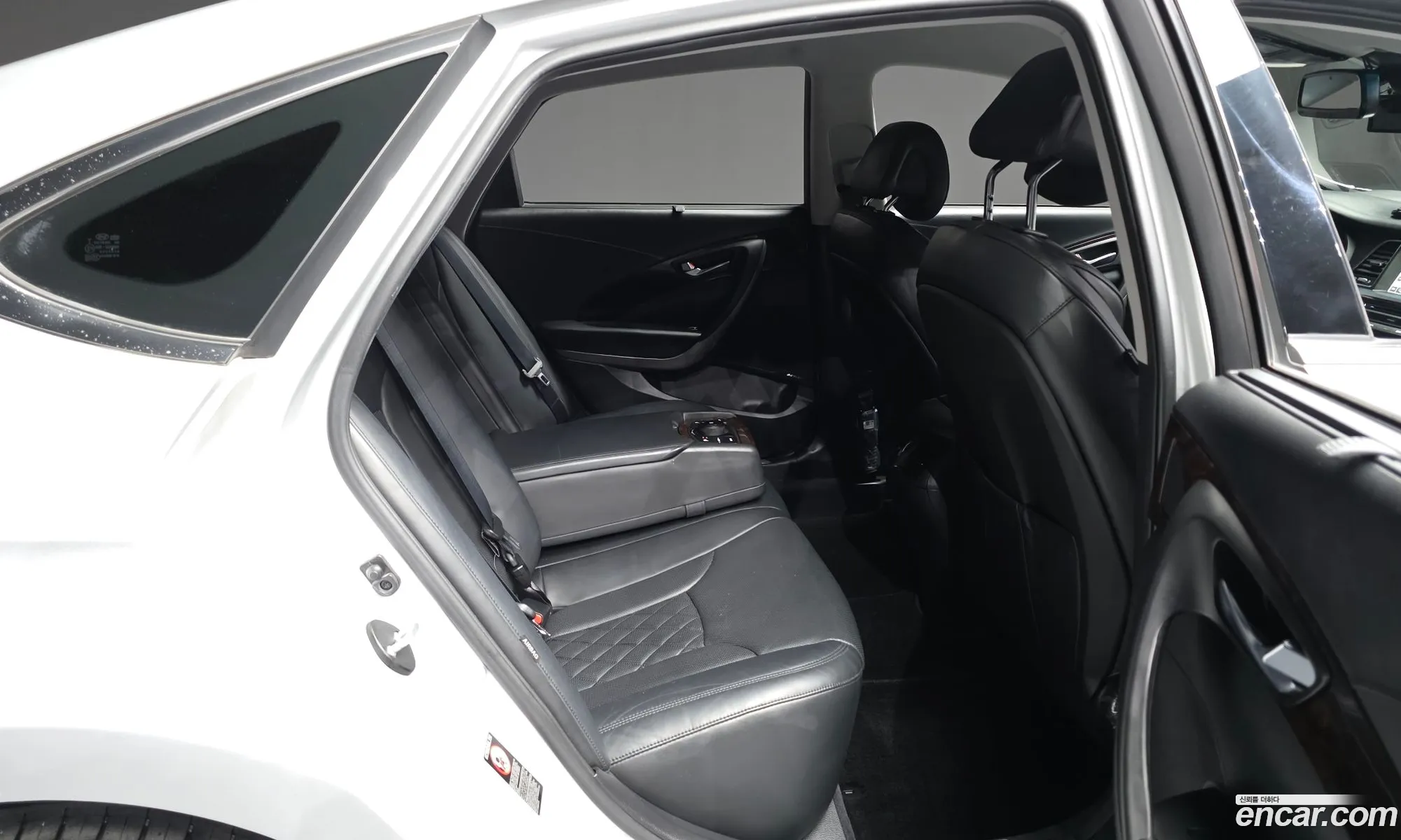Hyundai Aslan 2015 — 17