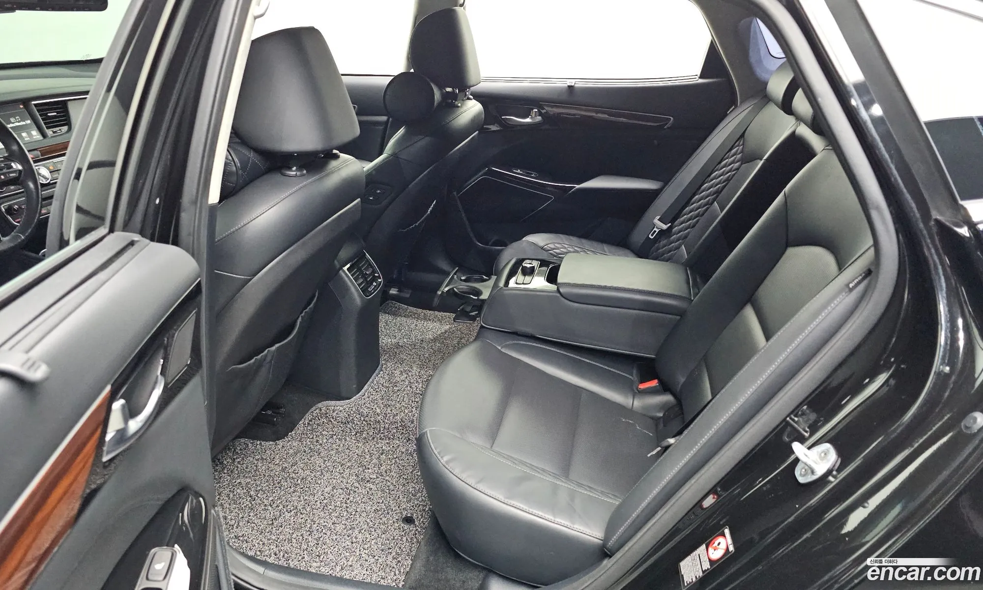 Kia K7 2017 — 7