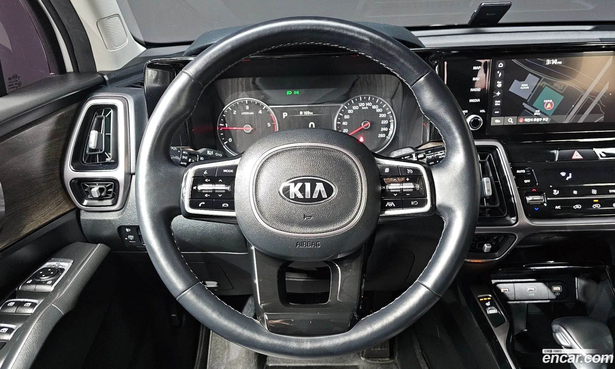 Kia Sorento 2020 KNARF81BGMA042382 — 17