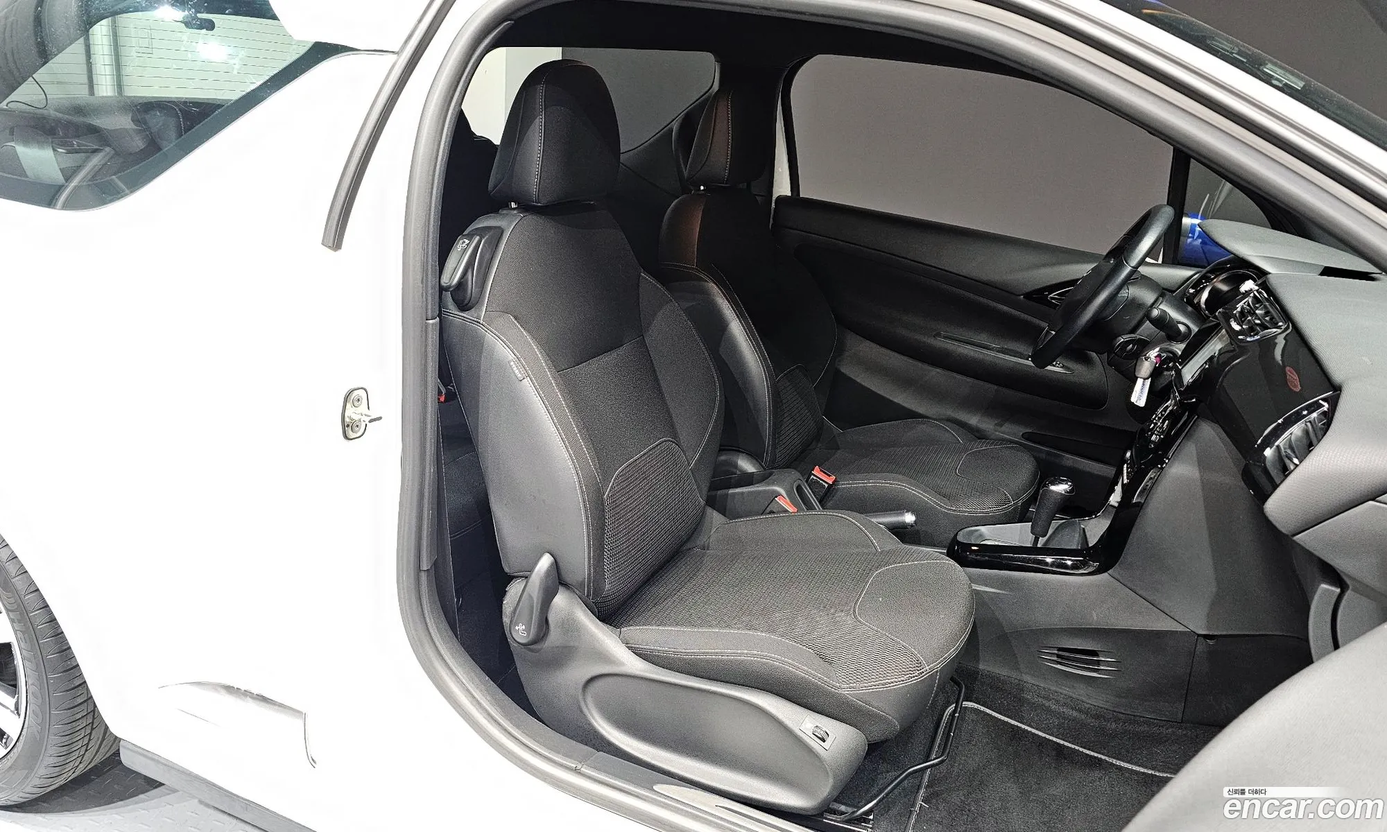 Citroen/DS DS3 2013 VF7SA5FS9DW501201 — 6