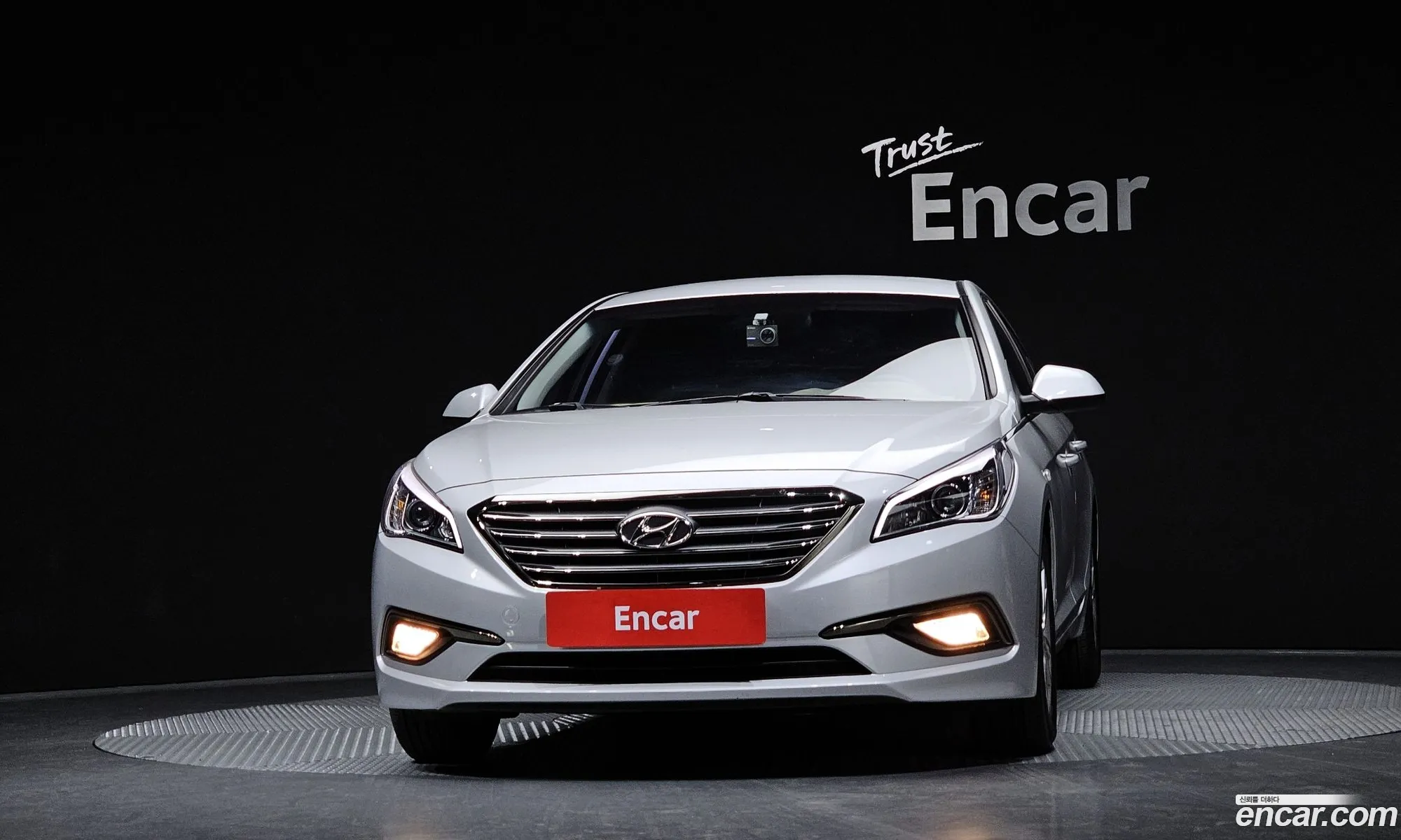 Hyundai LF Sonata 2014 — 18