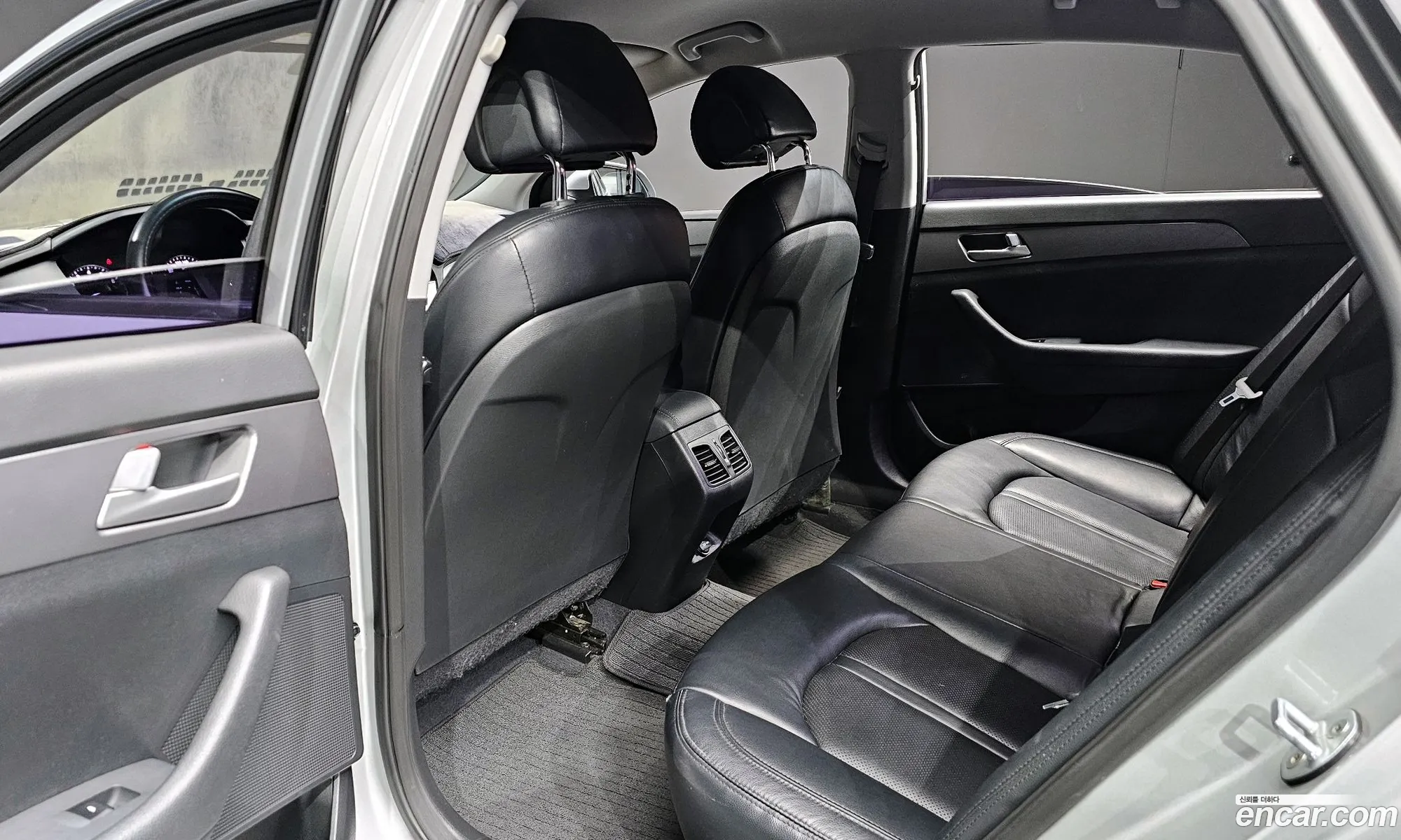Hyundai LF Sonata 2014 — 17