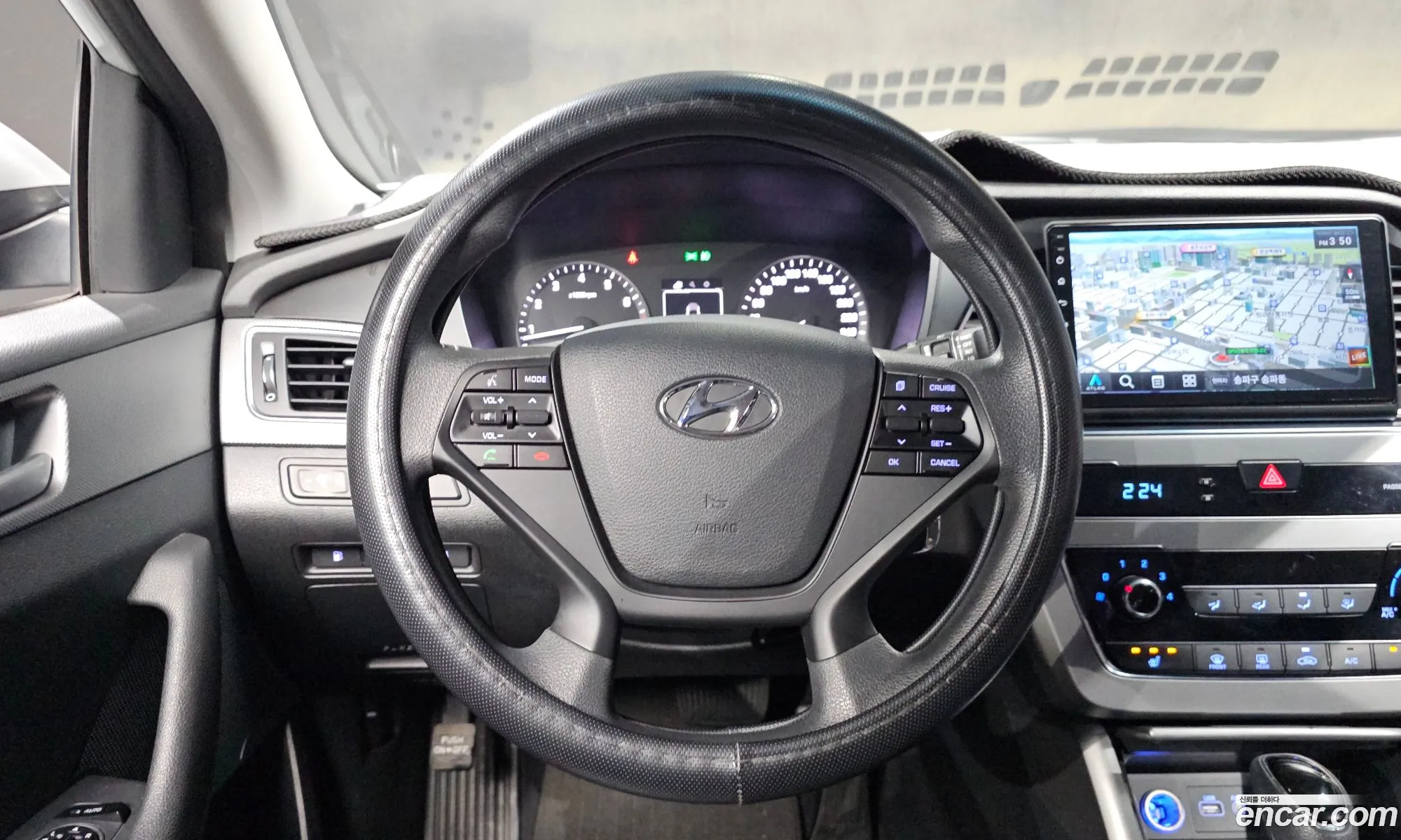 Hyundai LF Sonata 2014 — 12