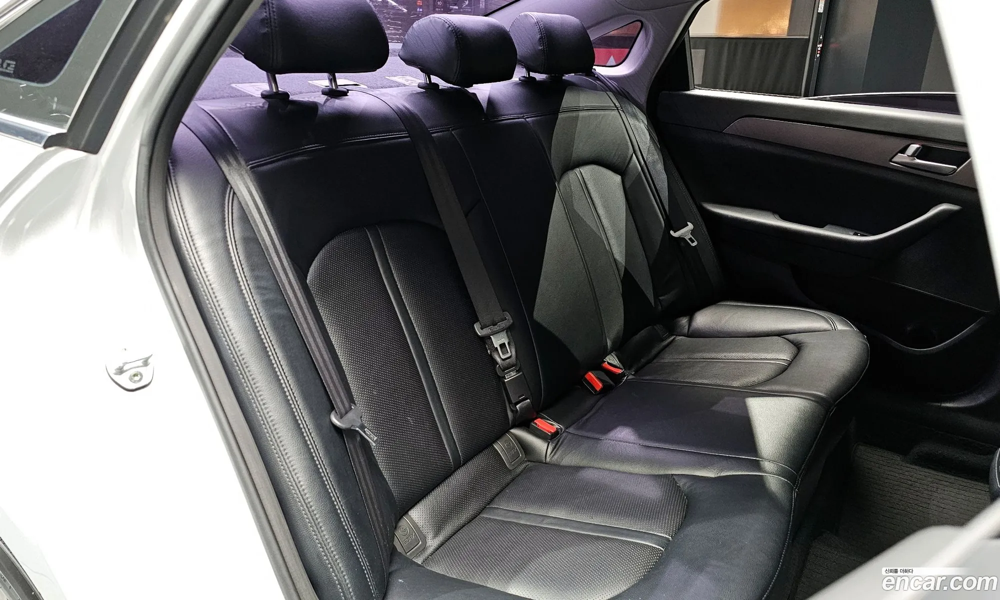 Hyundai LF Sonata 2014 — 11