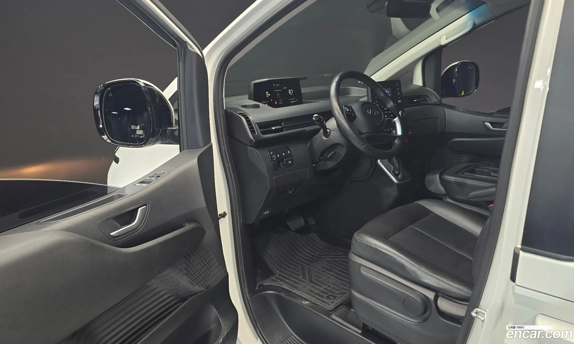 Hyundai Staria 2021 — 10