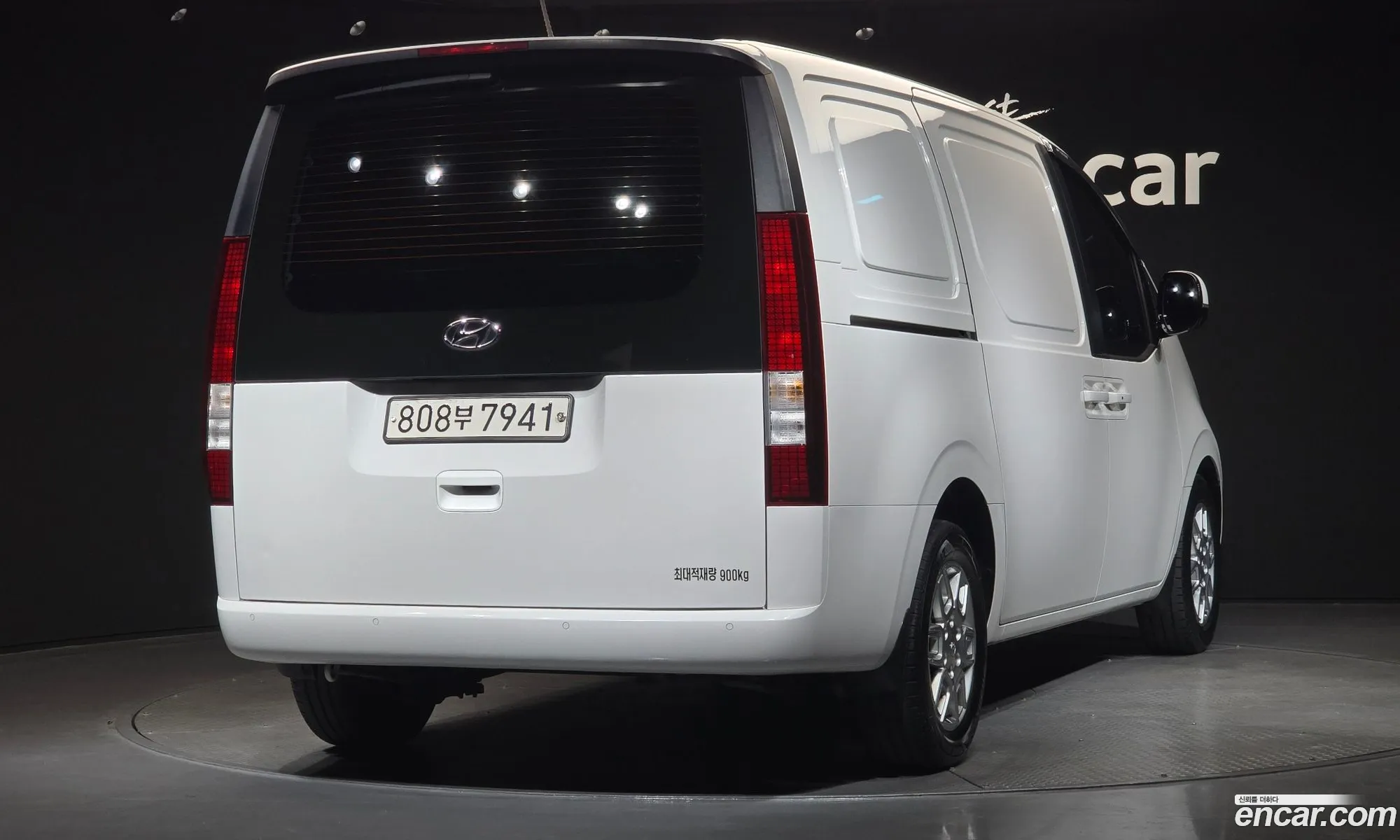 Hyundai Staria 2021 — 16