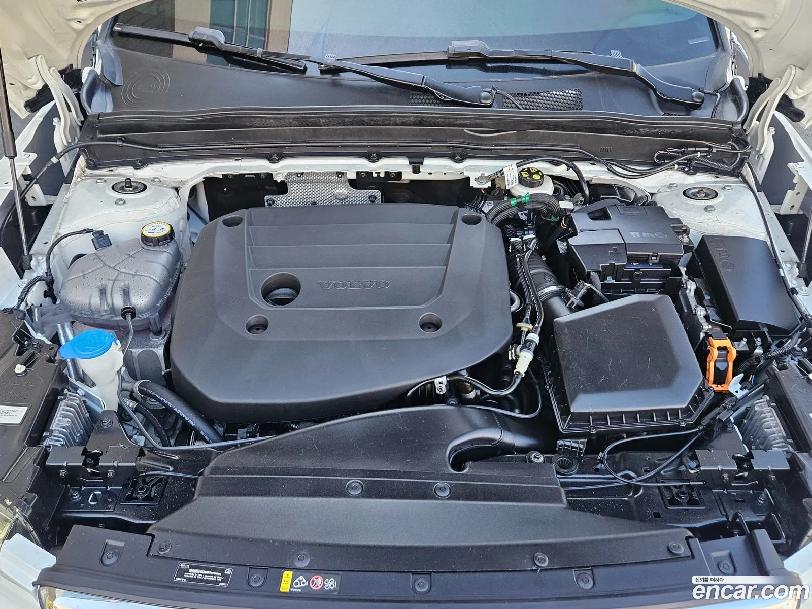 Volvo XC40 2021 — 2