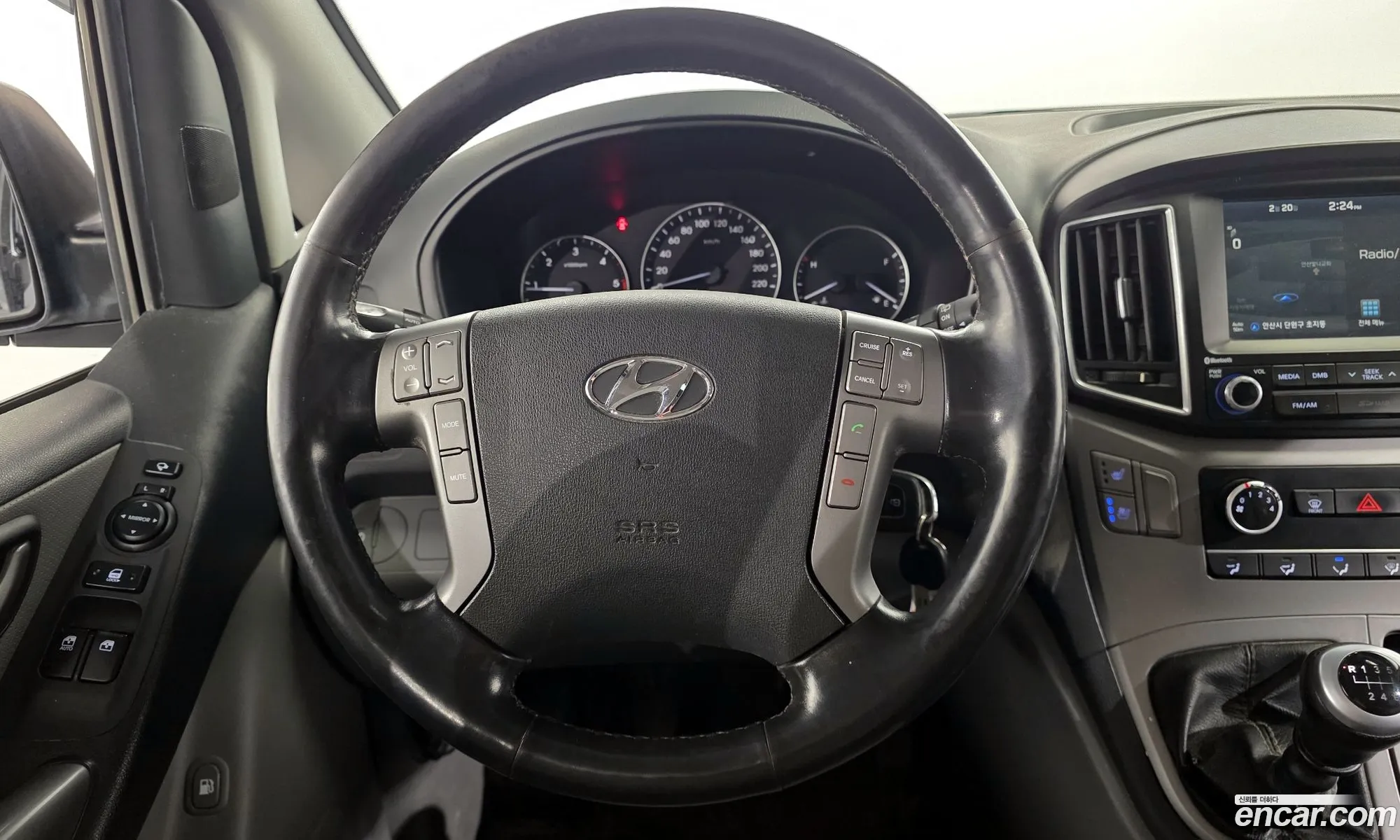 Hyundai Grand Starex 2017 — 17
