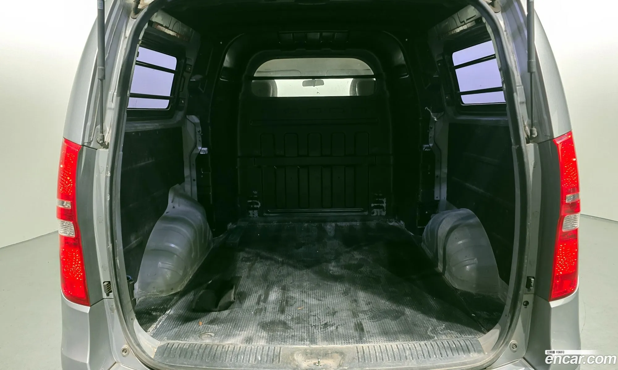 Hyundai Grand Starex 2017 — 13