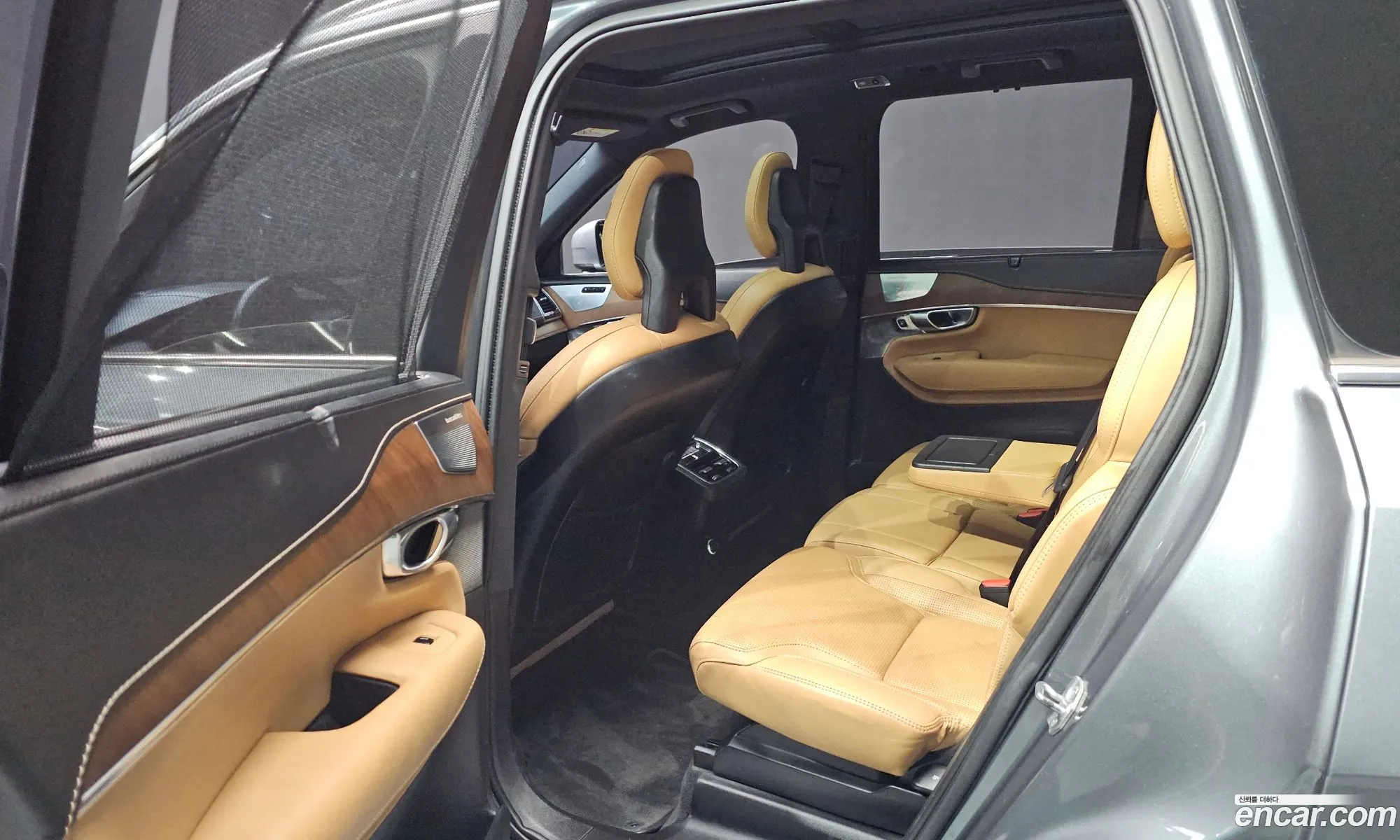 Volvo XC90 2017 YV1LF68BCH1178531 — 17