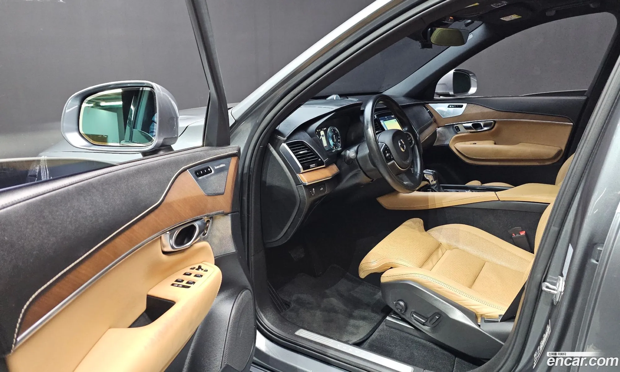 Volvo XC90 2017 YV1LF68BCH1178531 — 19