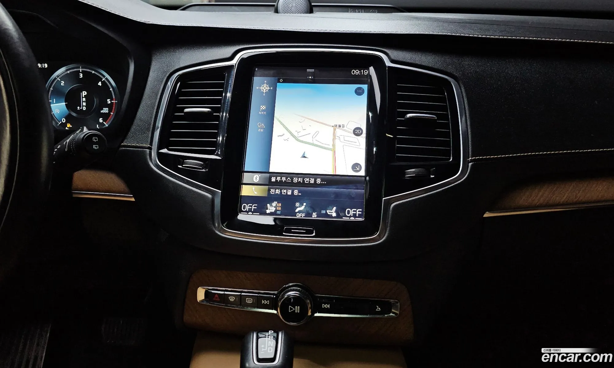 Volvo XC90 2017 YV1LF68BCH1178531 — 14