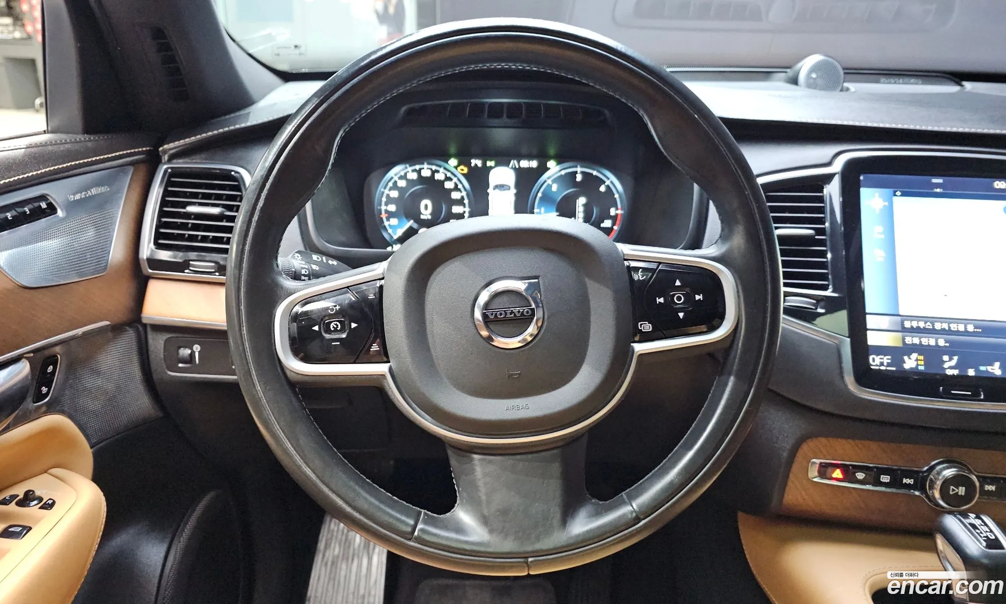 Volvo XC90 2017 YV1LF68BCH1178531 — 3