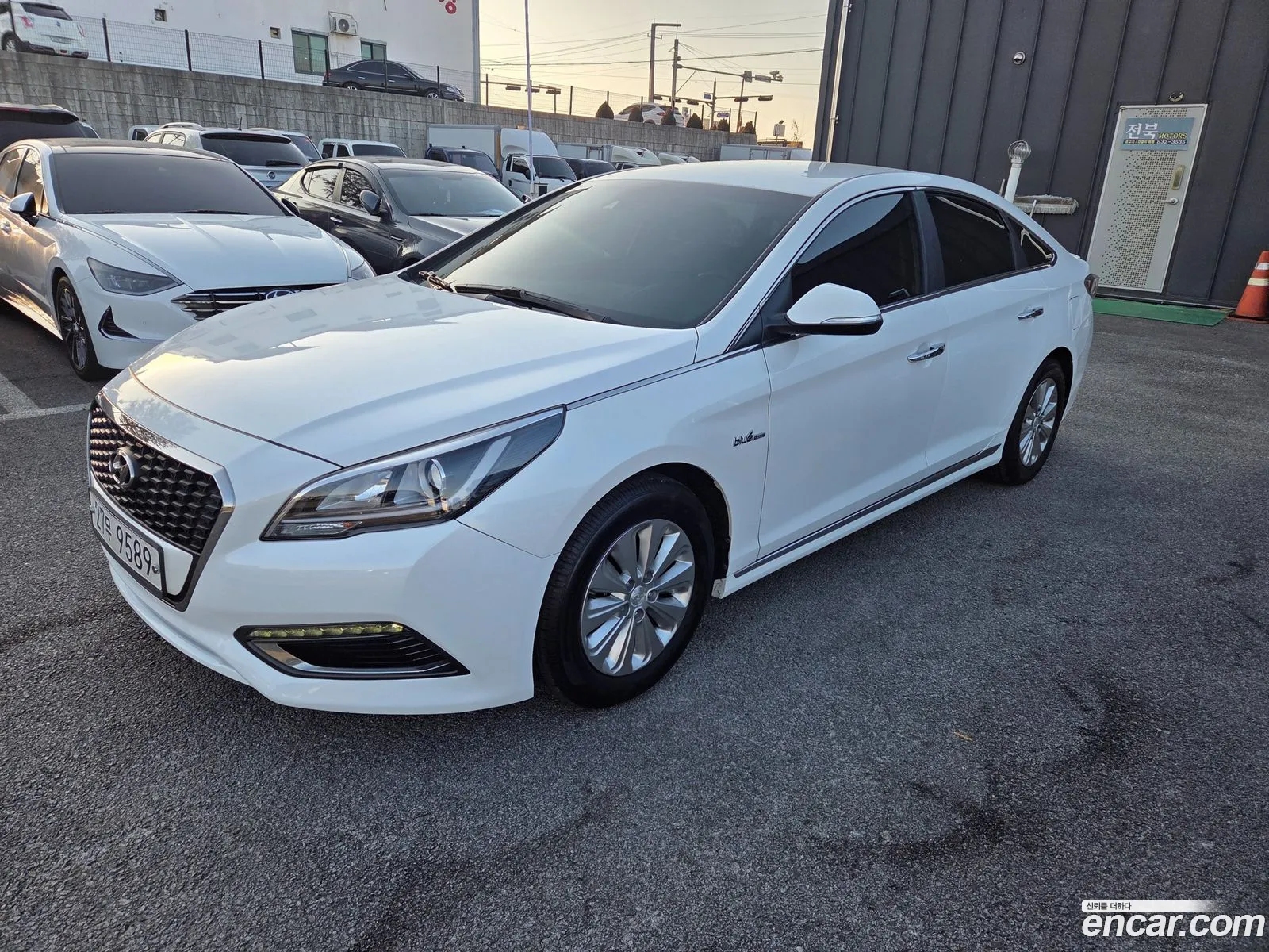 Hyundai LF Sonata Hybrid 2015 — 16