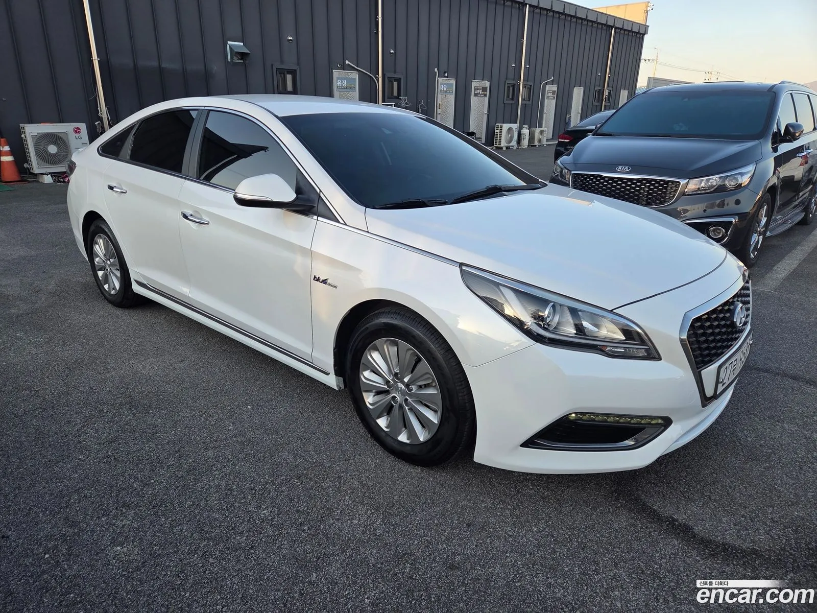 Hyundai LF Sonata Hybrid 2015 — 11