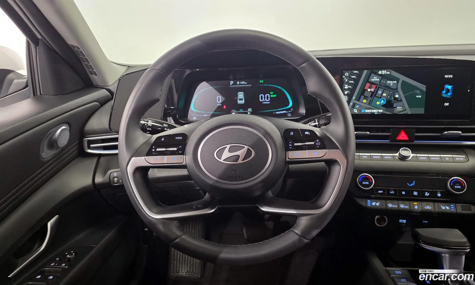 Hyundai Elantra Hybrid 2024 — 20