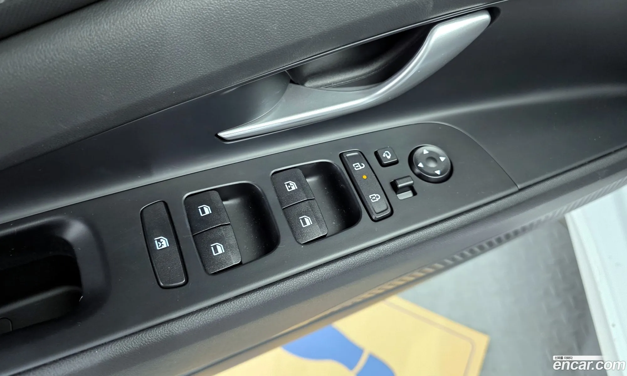 Hyundai Elantra Hybrid 2024 — 7