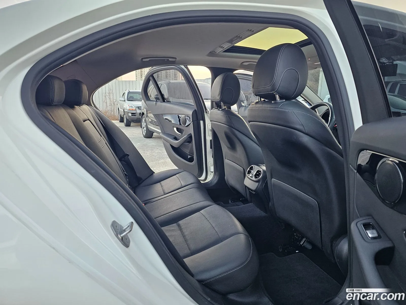 Mercedes-Benz C-Class W205 2020 — 11