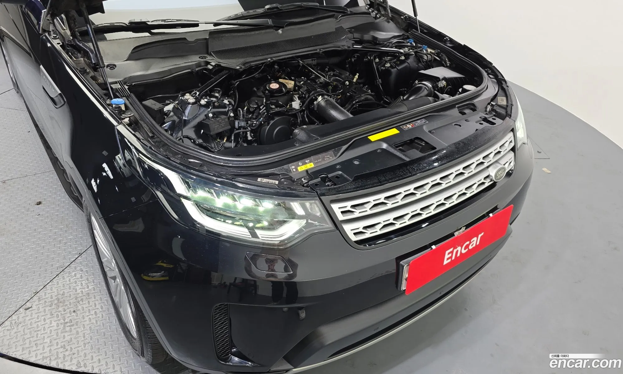 Land Rover Discovery 5 2018 SALRA2BK6JA059668 — 12