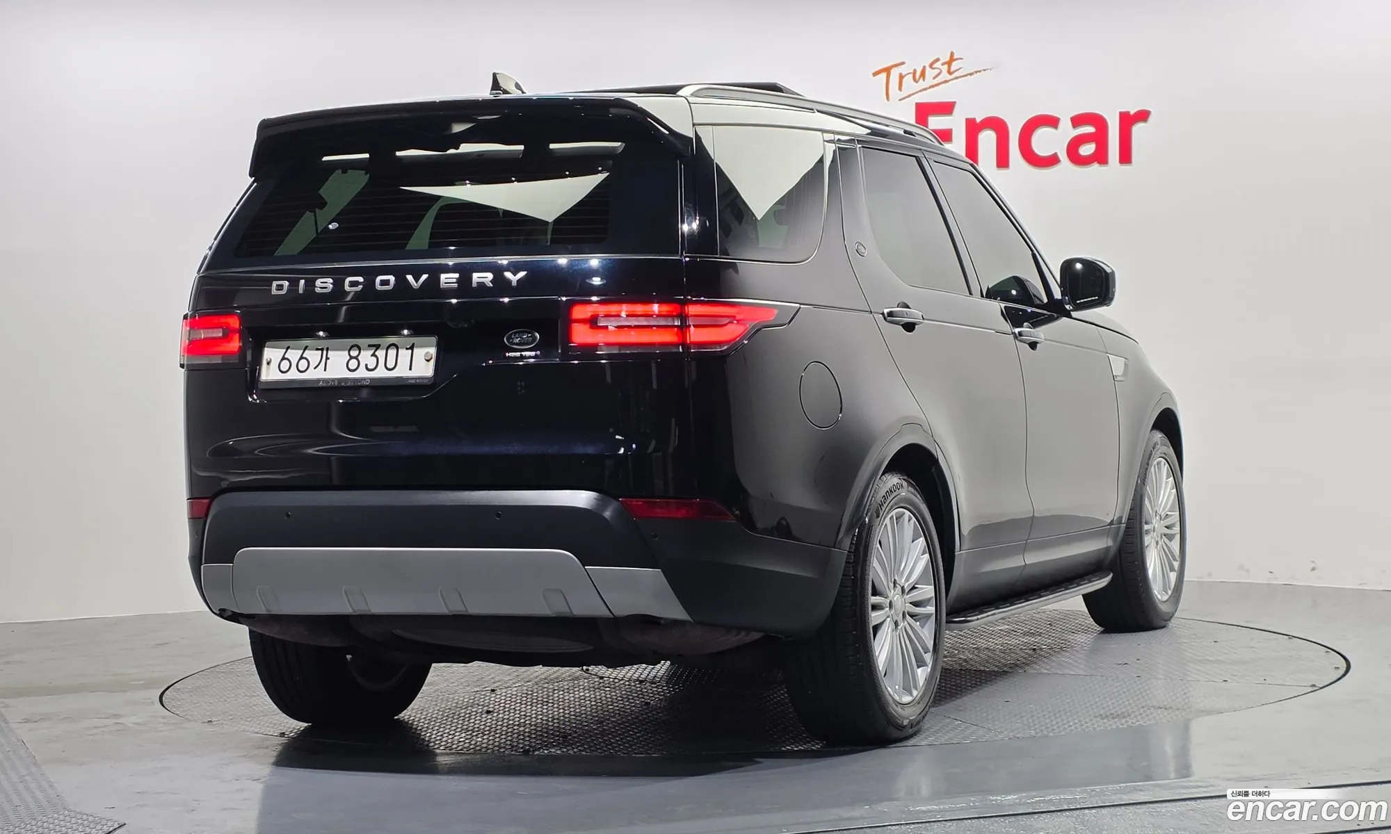 Land Rover Discovery 5 2018 SALRA2BK6JA059668 — 19