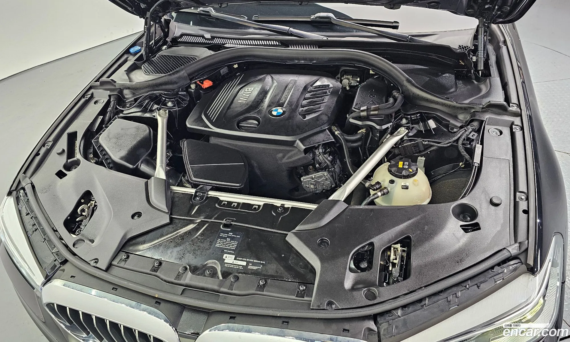BMW 5 Series 2018 — 17
