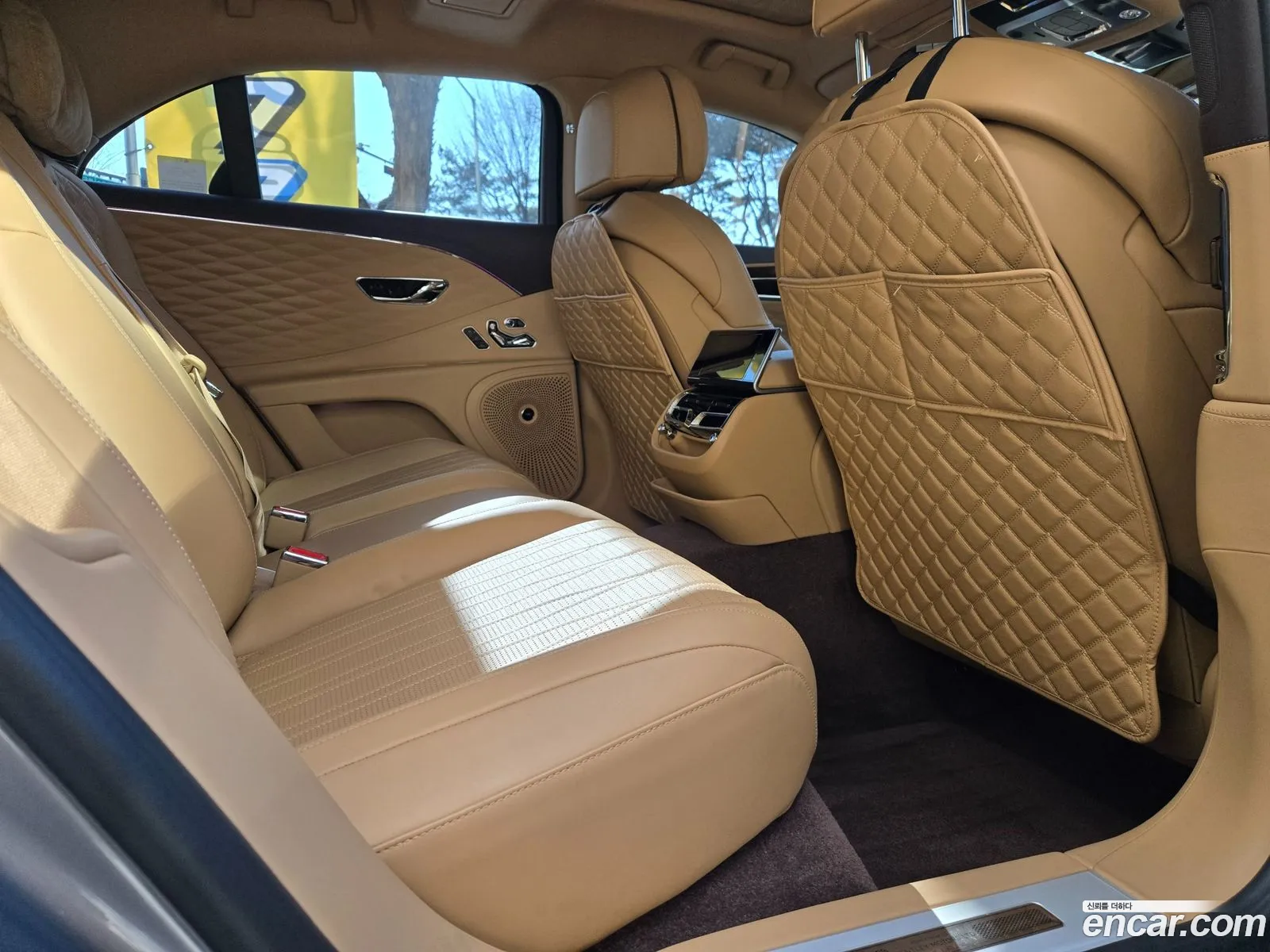 Bentley Flying Spur 2022 — 13