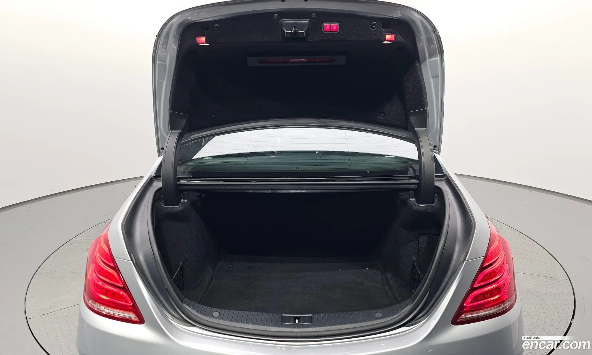 Mercedes-Benz S-Class W222 2016 WDDUG3DB2GA251266 — 8