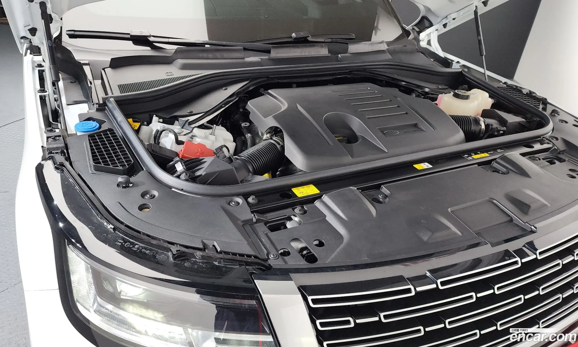 Land Rover Range Rover 2025 SALKA9B43SA260828 — 10