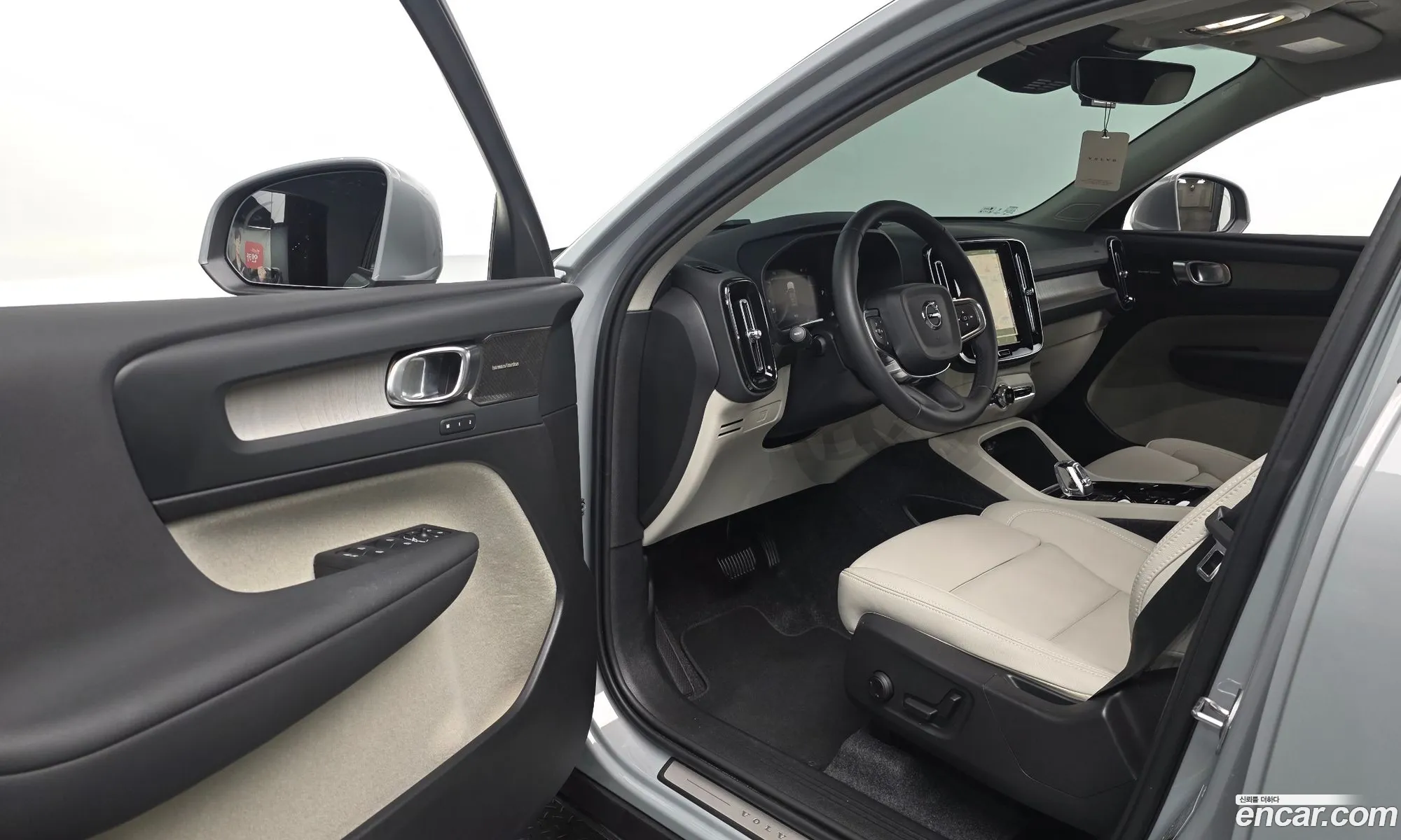 Volvo XC40 2024 — 9